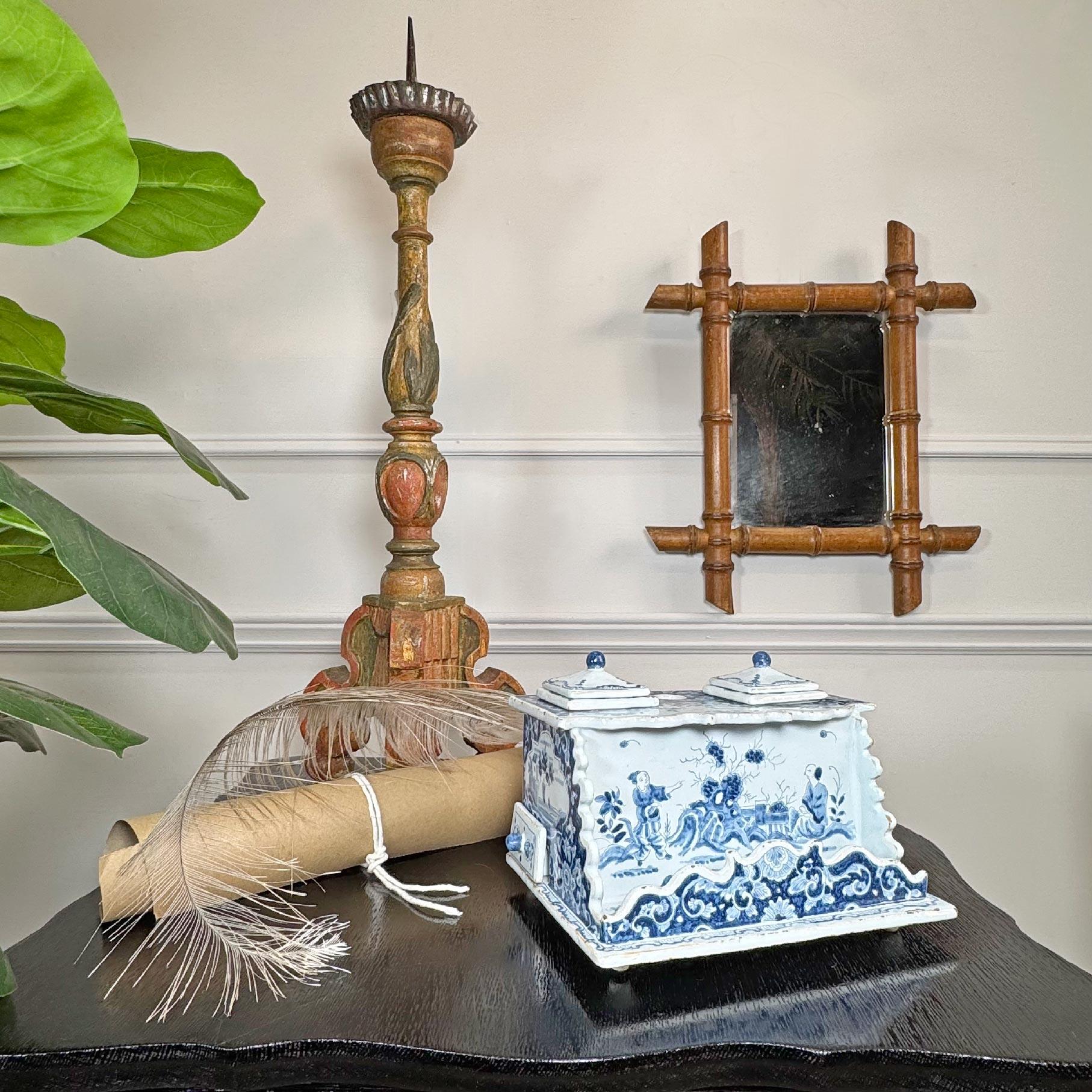 Cineserie 18th Century Dutch Delft Blue and White Ink Well attributed to Anthoni Pennis in vendita