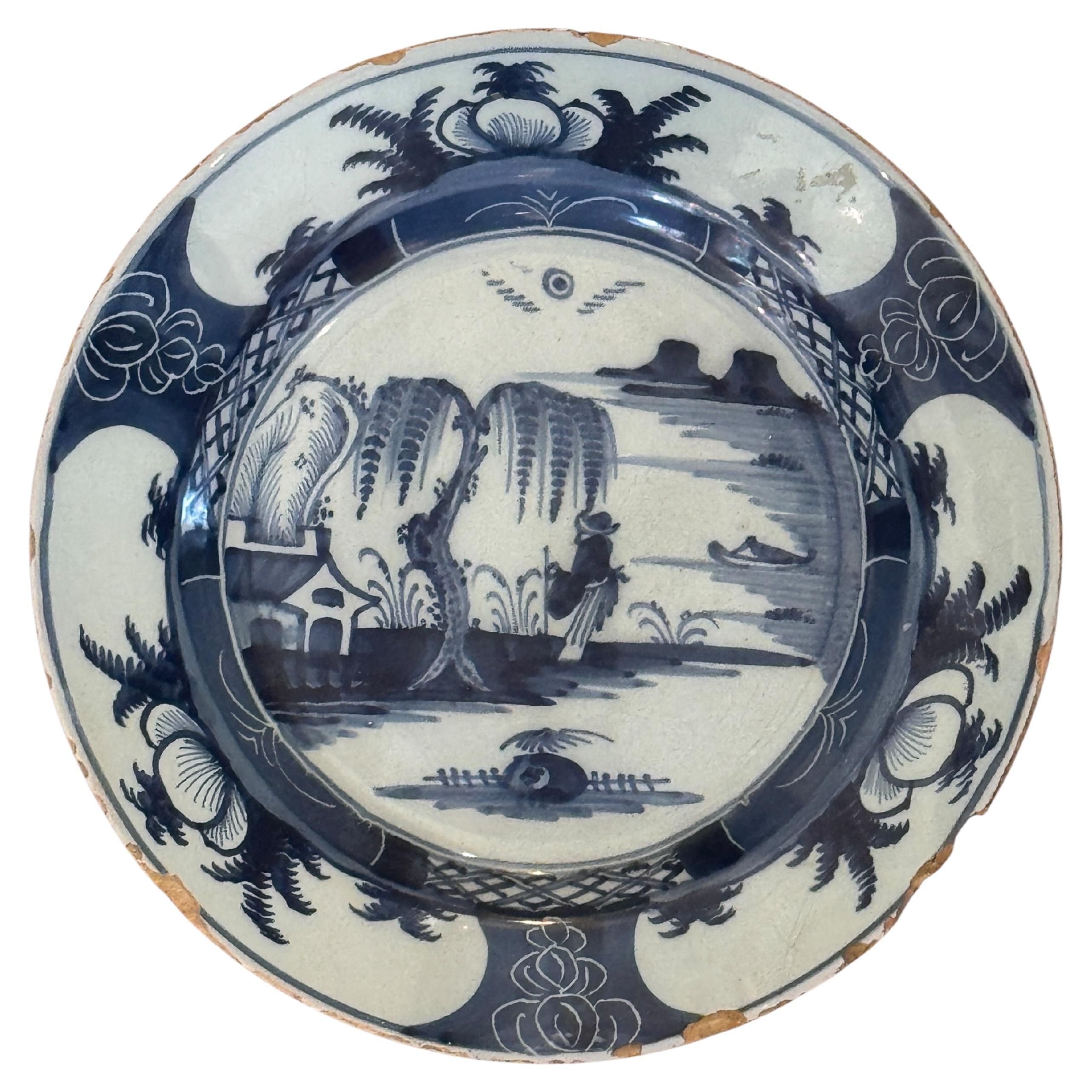 Assiette hollandaise du 18e siècle en bleu et blanc de Delft