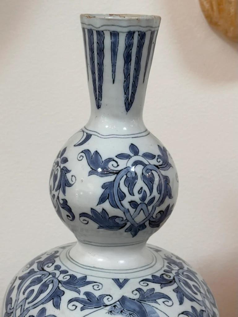 18th Century Dutch Delft Blue & White Vase For Sale 2