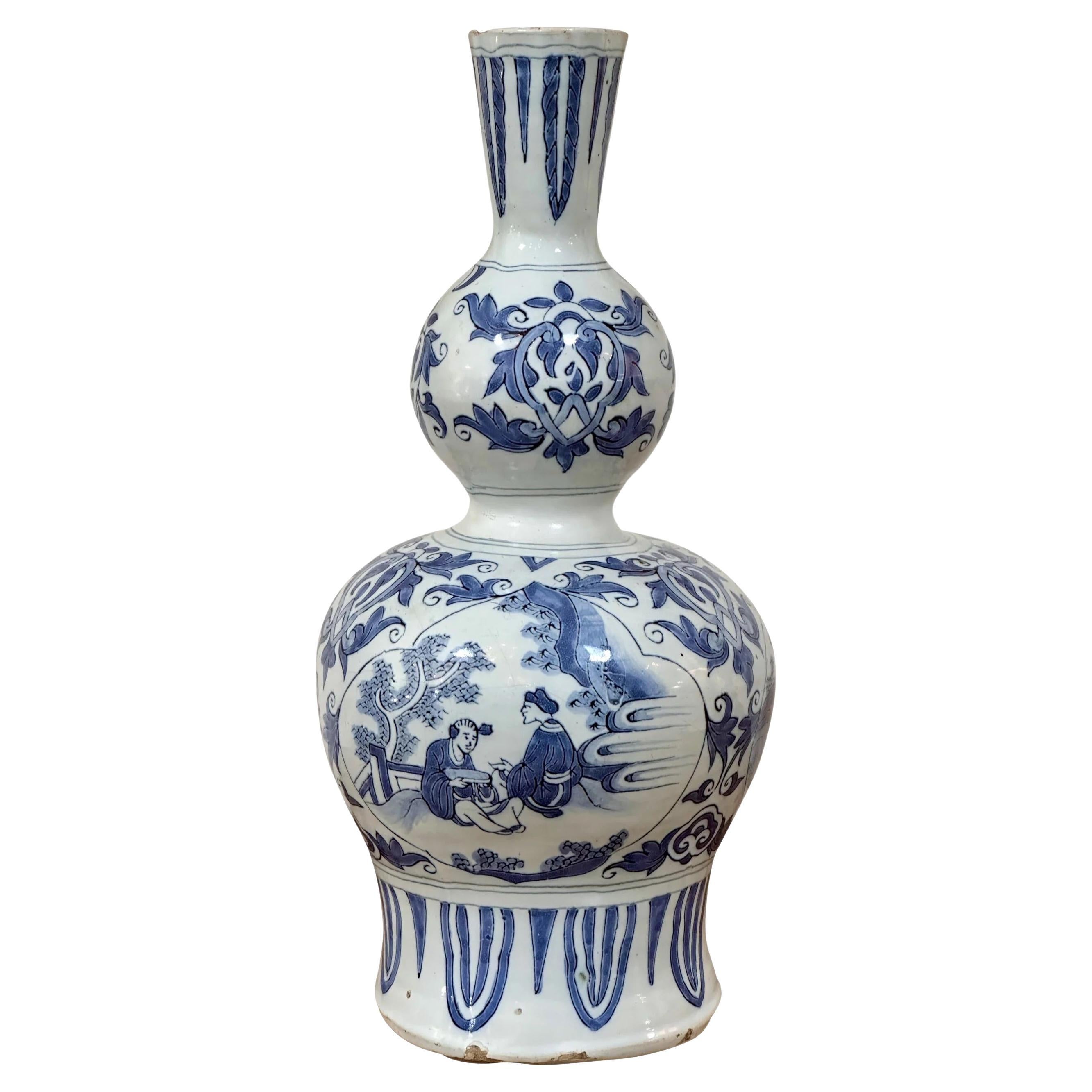Vase bleu et blanc Delft hollandais du 18e siècle en vente