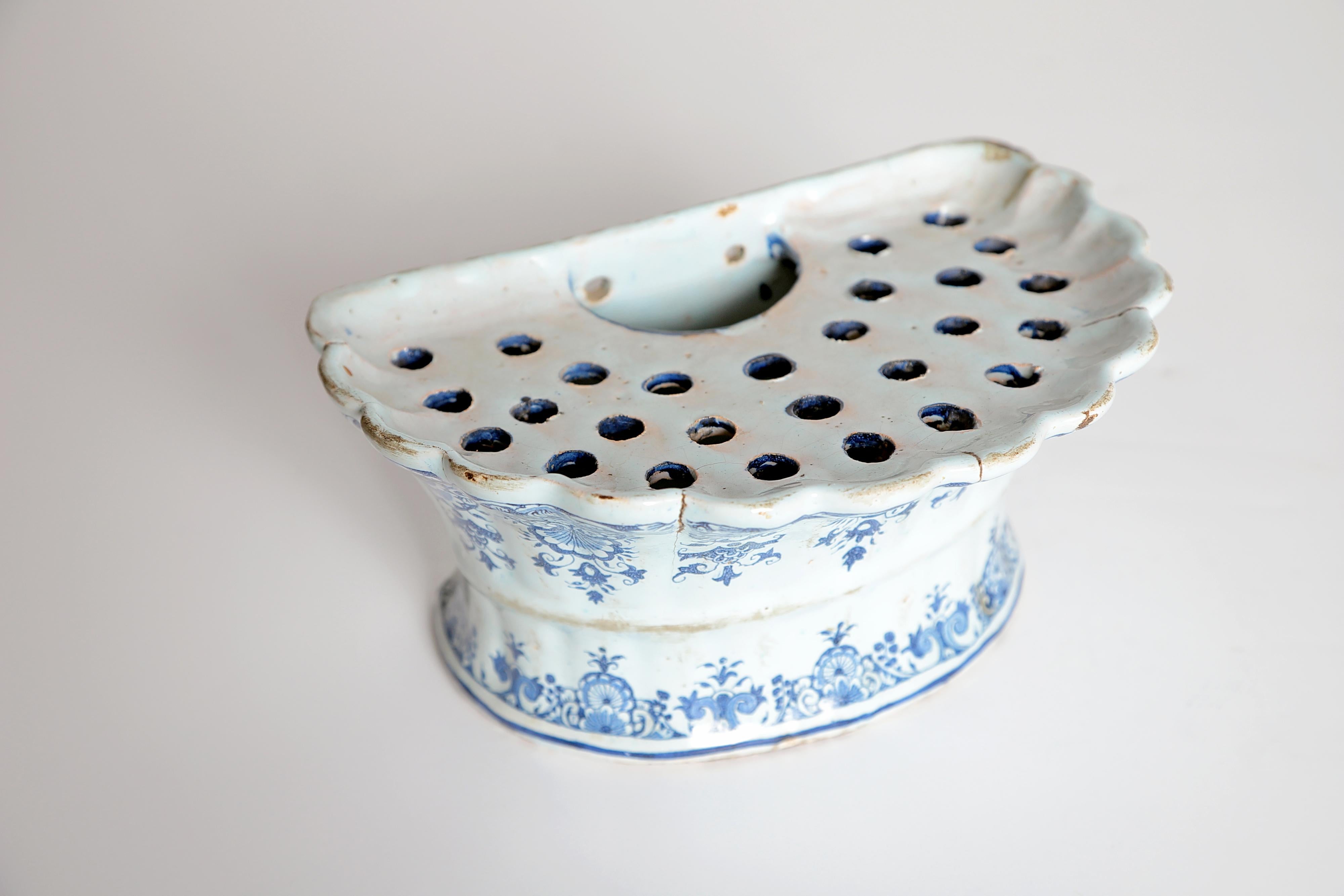 18th Century Dutch Delft Bough Pot / Wall Pocket 4