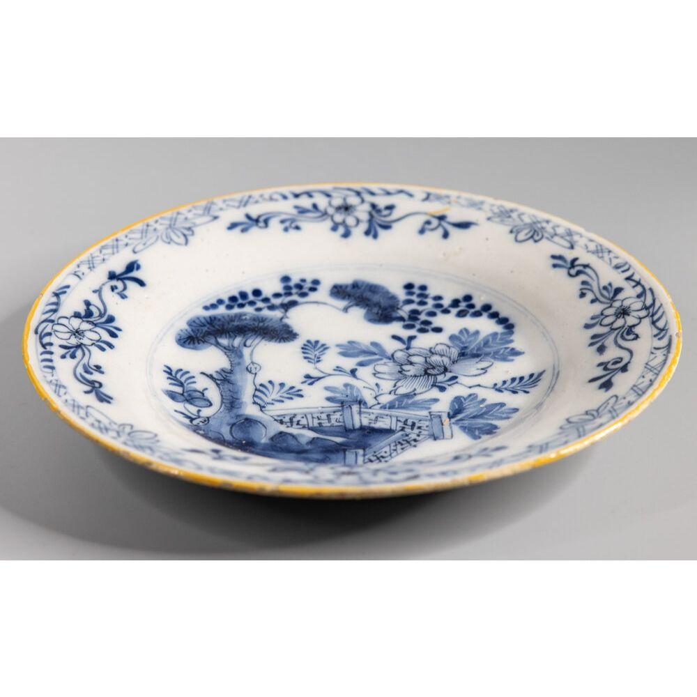 18th Century Dutch Delft Faience Chinoiserie Floral Plate In Good Condition In Pearland, TX