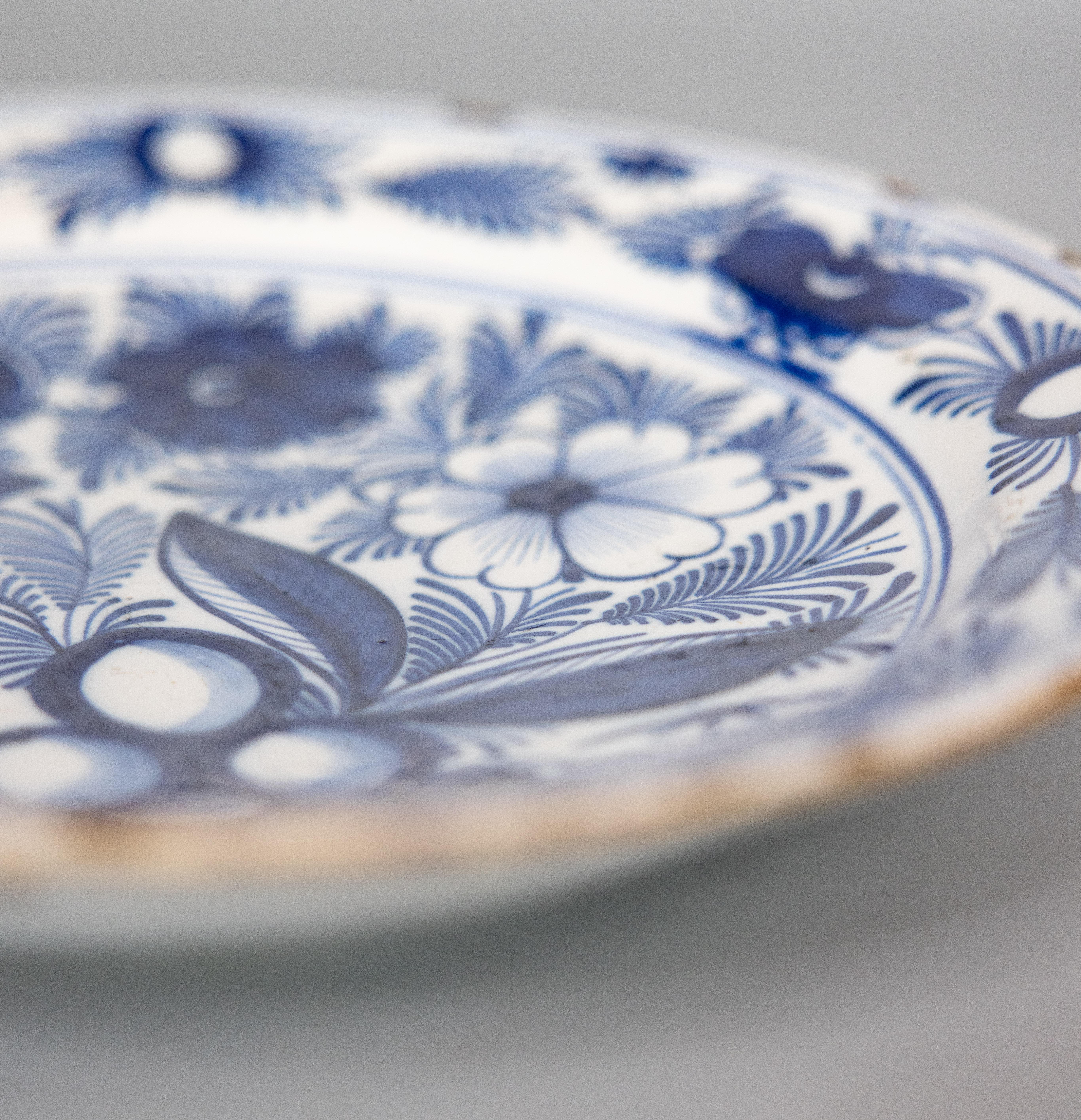 18th Century Dutch Delft Faience Floral Charger In Good Condition In Pearland, TX