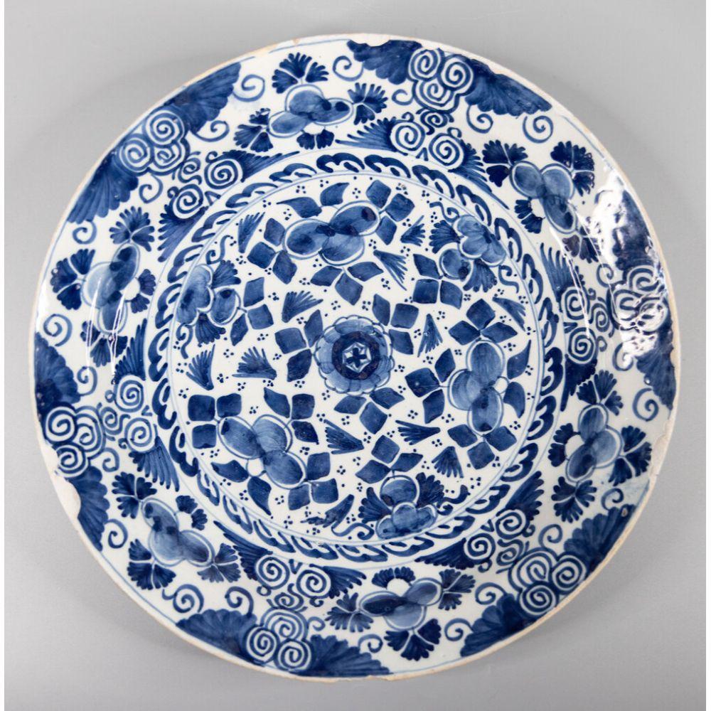 18th Century Dutch Delft Faience Floral Charger For Sale 2