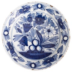Chargeur floral en faïence de Delft du 18ème siècle