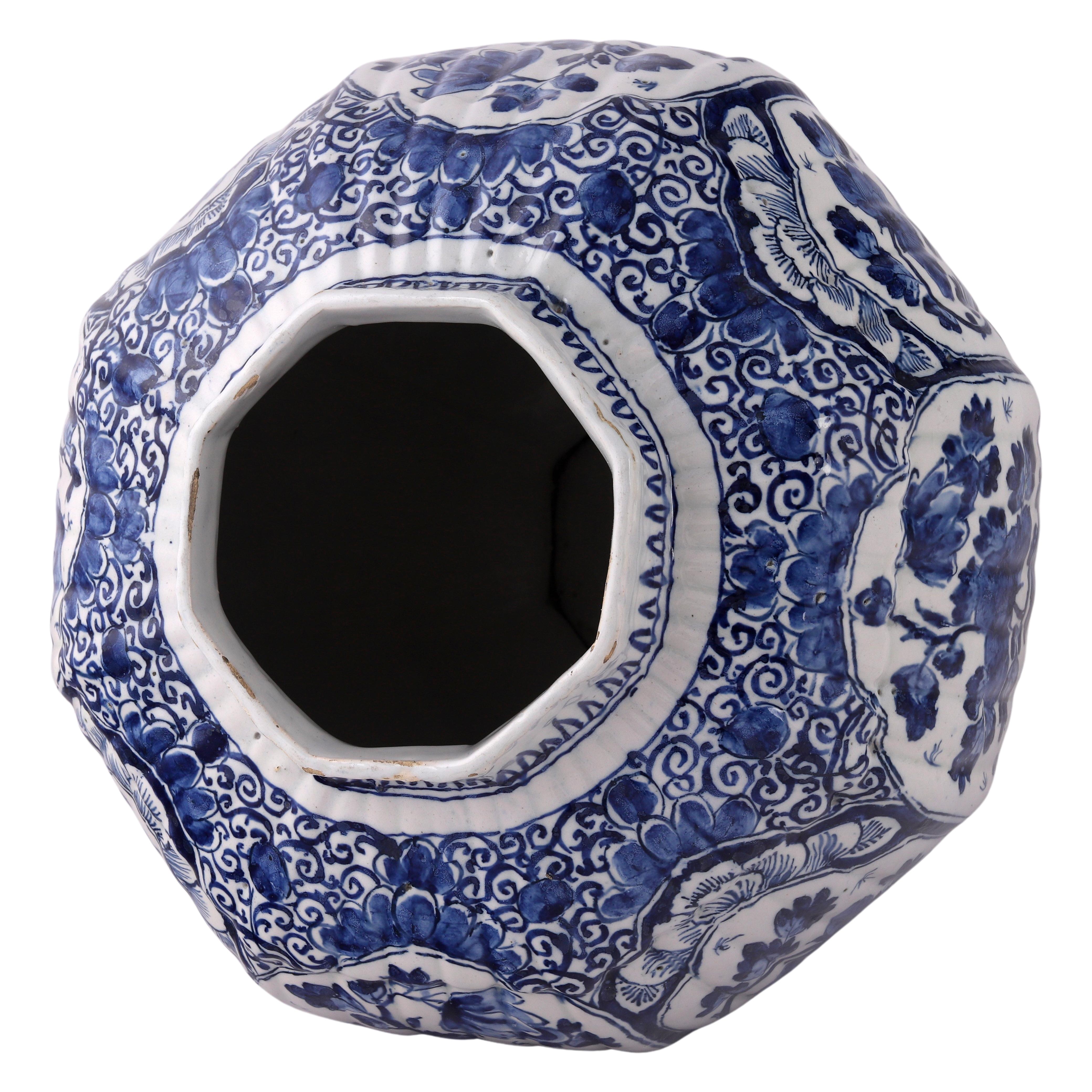Vase à couvercle en Chinoiserie de Delft hollandais du 18e siècle Bon état - En vente à AMSTERDAM, NH