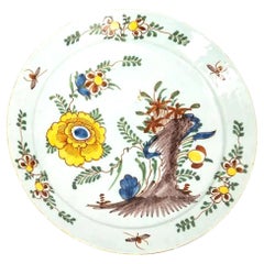 Plato Chinoiserie Policromado Holandés de Delft del siglo XVIII