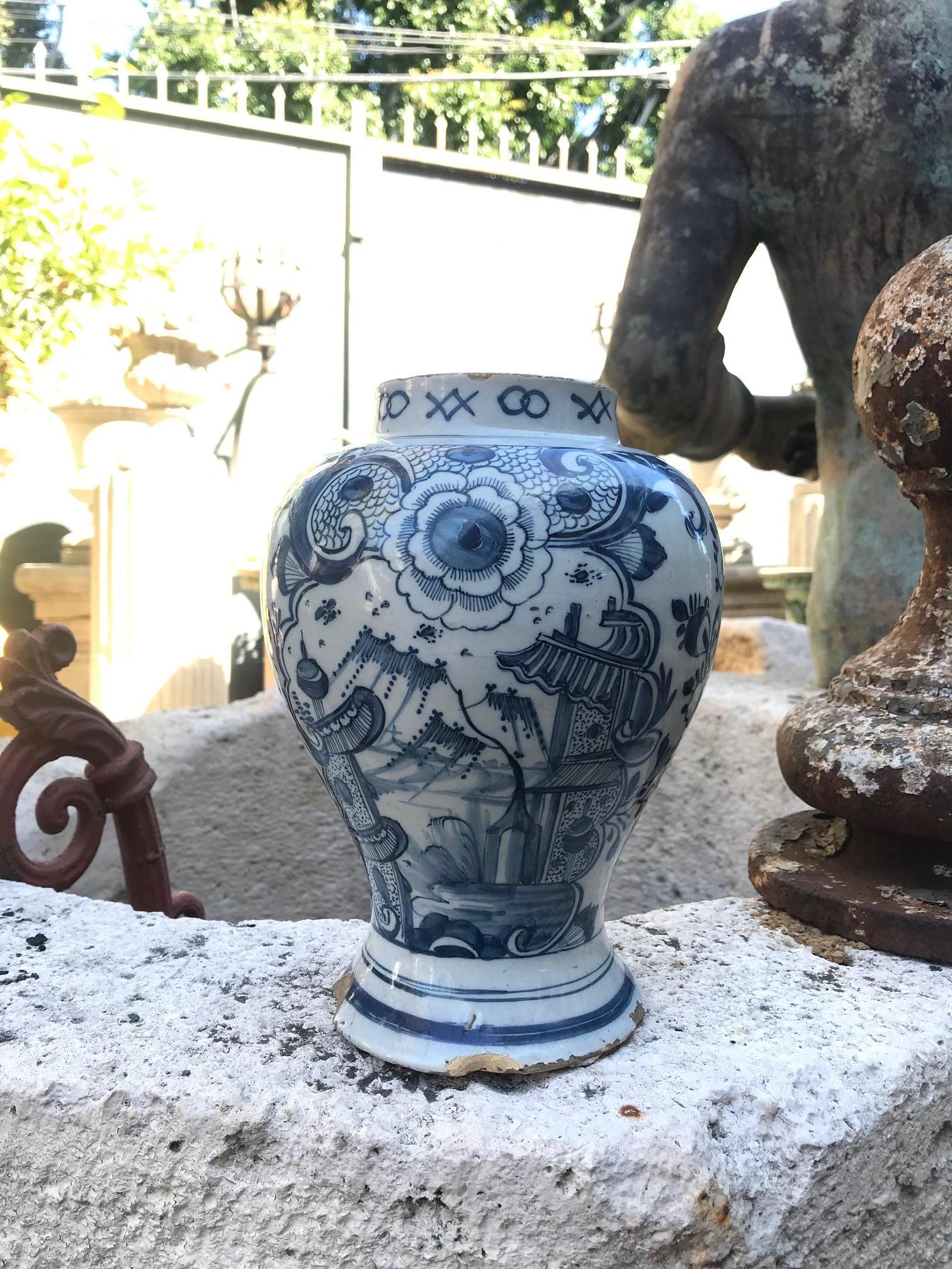 Vase jarre urne en poterie de Delft bleu et blanc du 18ème siècle Antiques LA JAR en vente 8