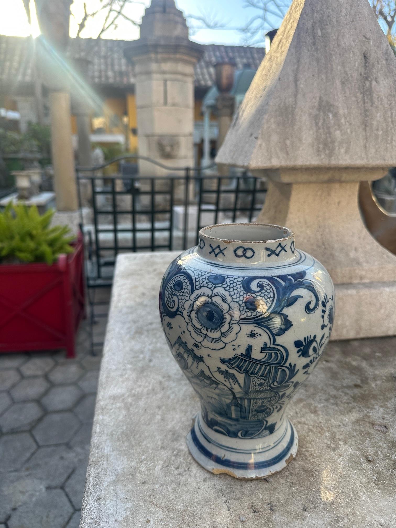 Vase jarre urne en poterie de Delft bleu et blanc du 18ème siècle Antiques LA JAR Bon état - En vente à West Hollywood, CA
