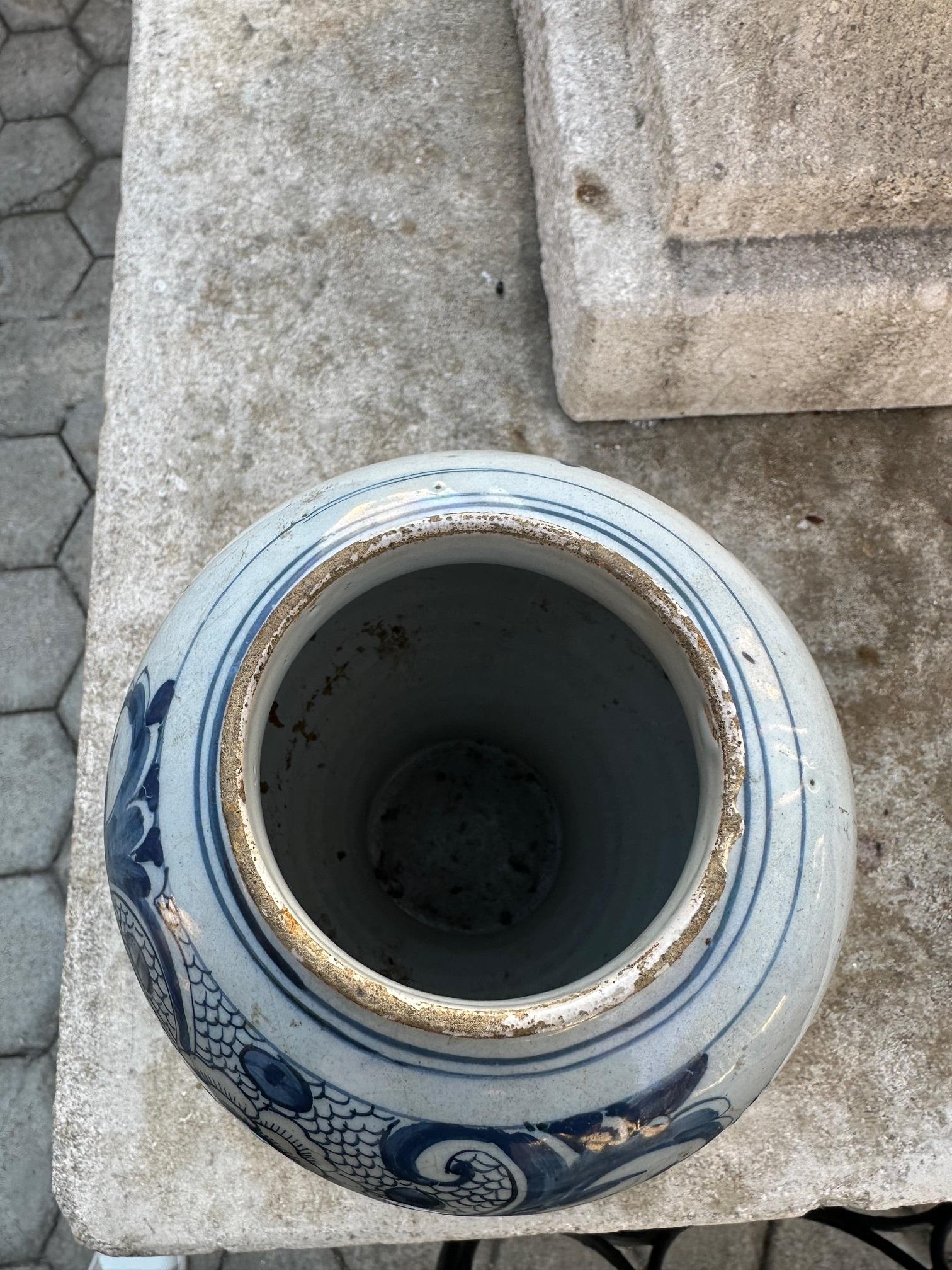 XVIIIe siècle et antérieur Vase jarre urne en poterie de Delft bleu et blanc du 18ème siècle Antiques LA JAR en vente