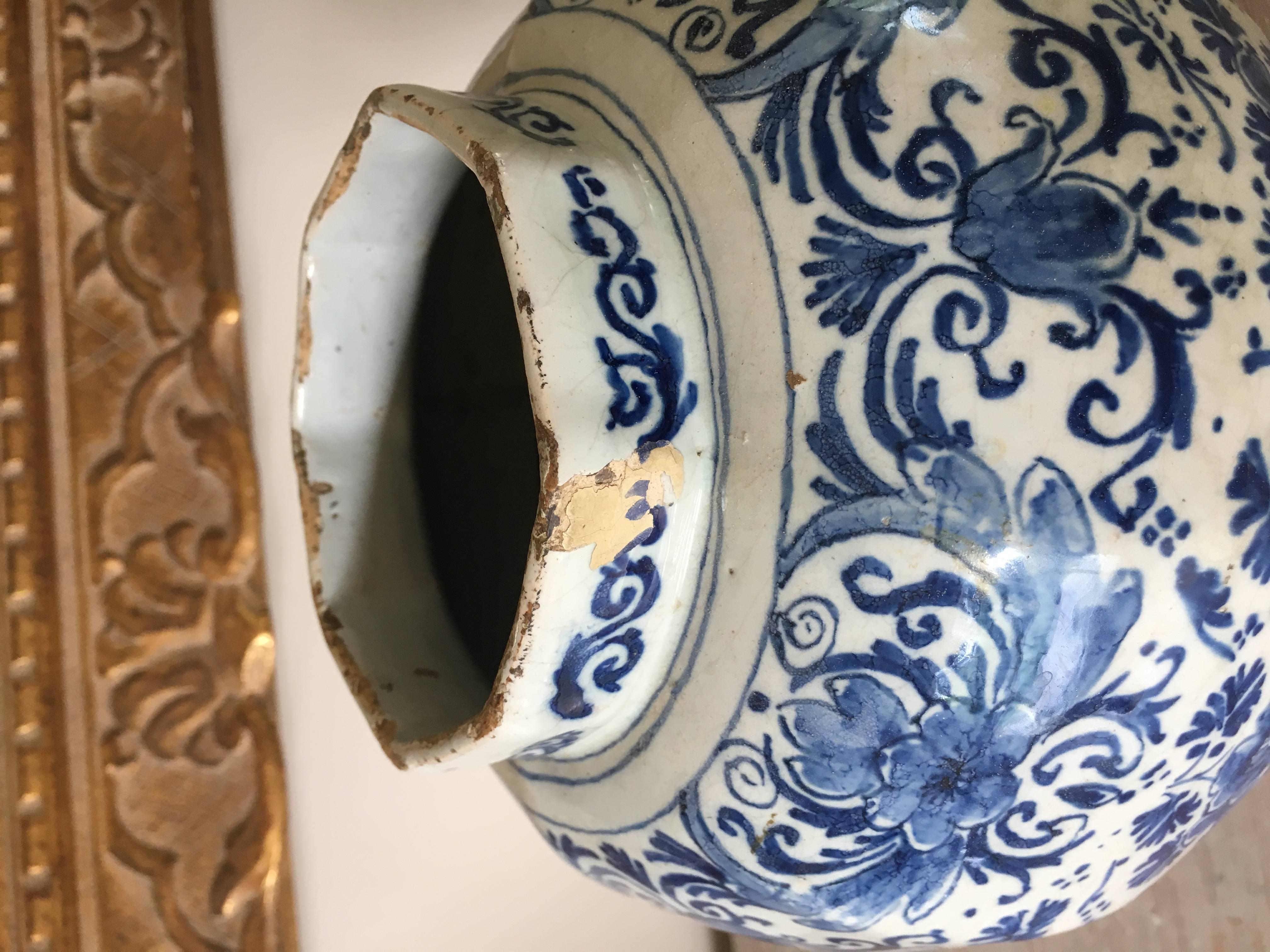 18th Century Dutch Delft Vase In Good Condition For Sale In Encinitas, CA