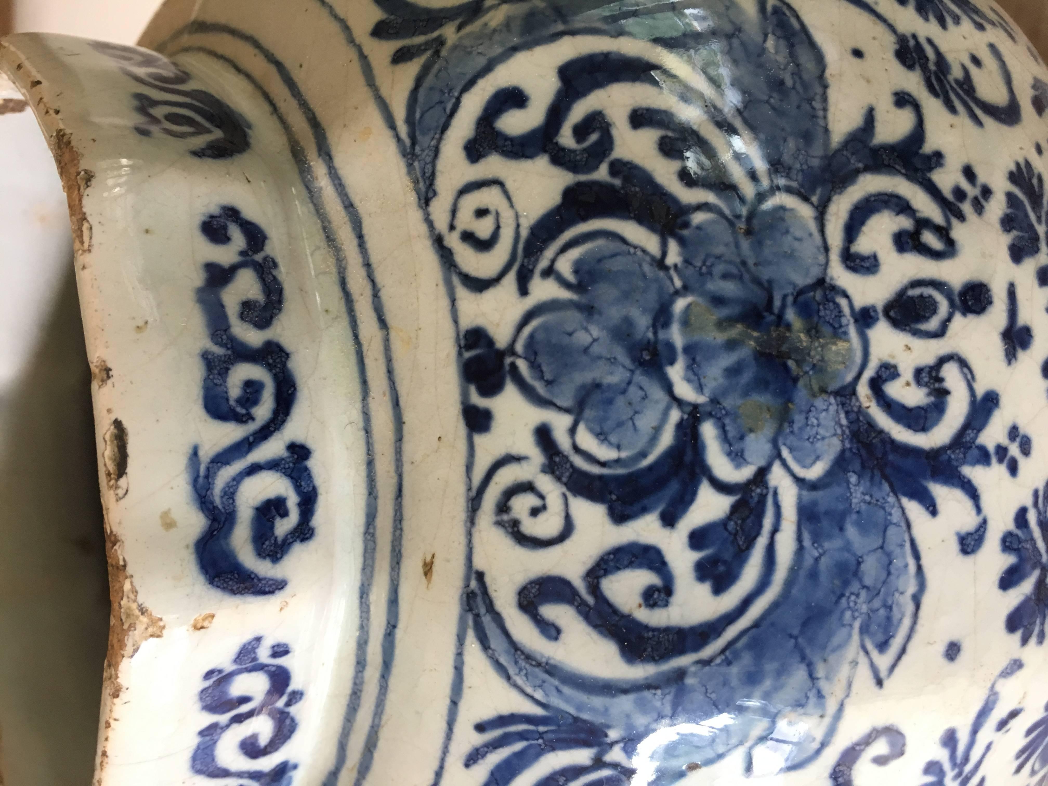 18th Century Dutch Delft Vase For Sale 4