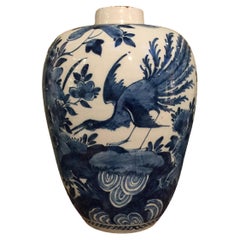Vase Delft hollandais du 18e siècle avec oiseau de paradis