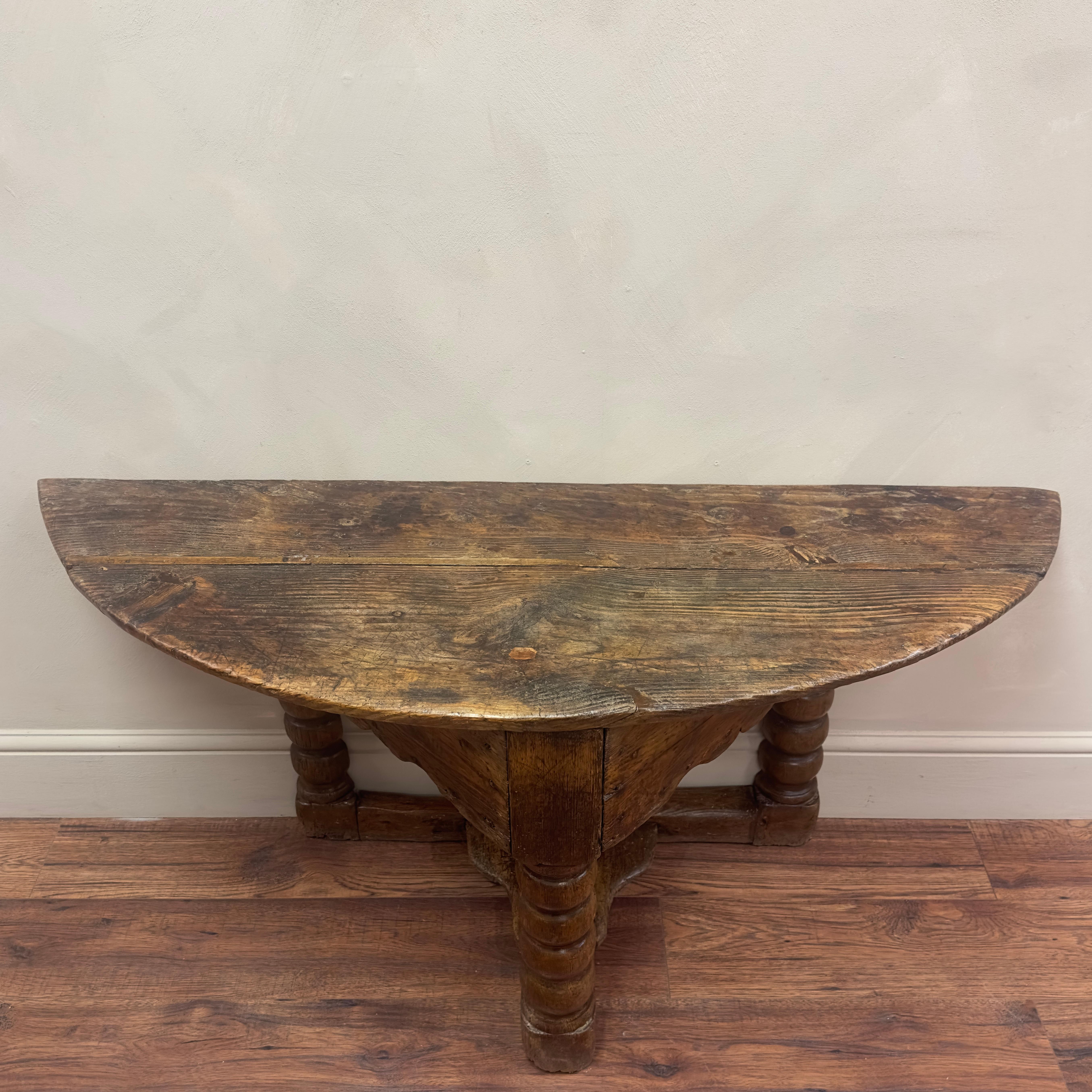 18th Century, Dutch Elm Demi Lune Console Table In Good Condition For Sale In Southampton, GB
