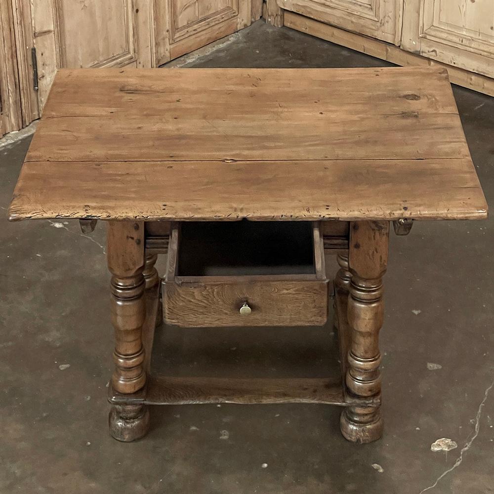 18th Century Dutch End Table ~ Center Table In Good Condition For Sale In Dallas, TX