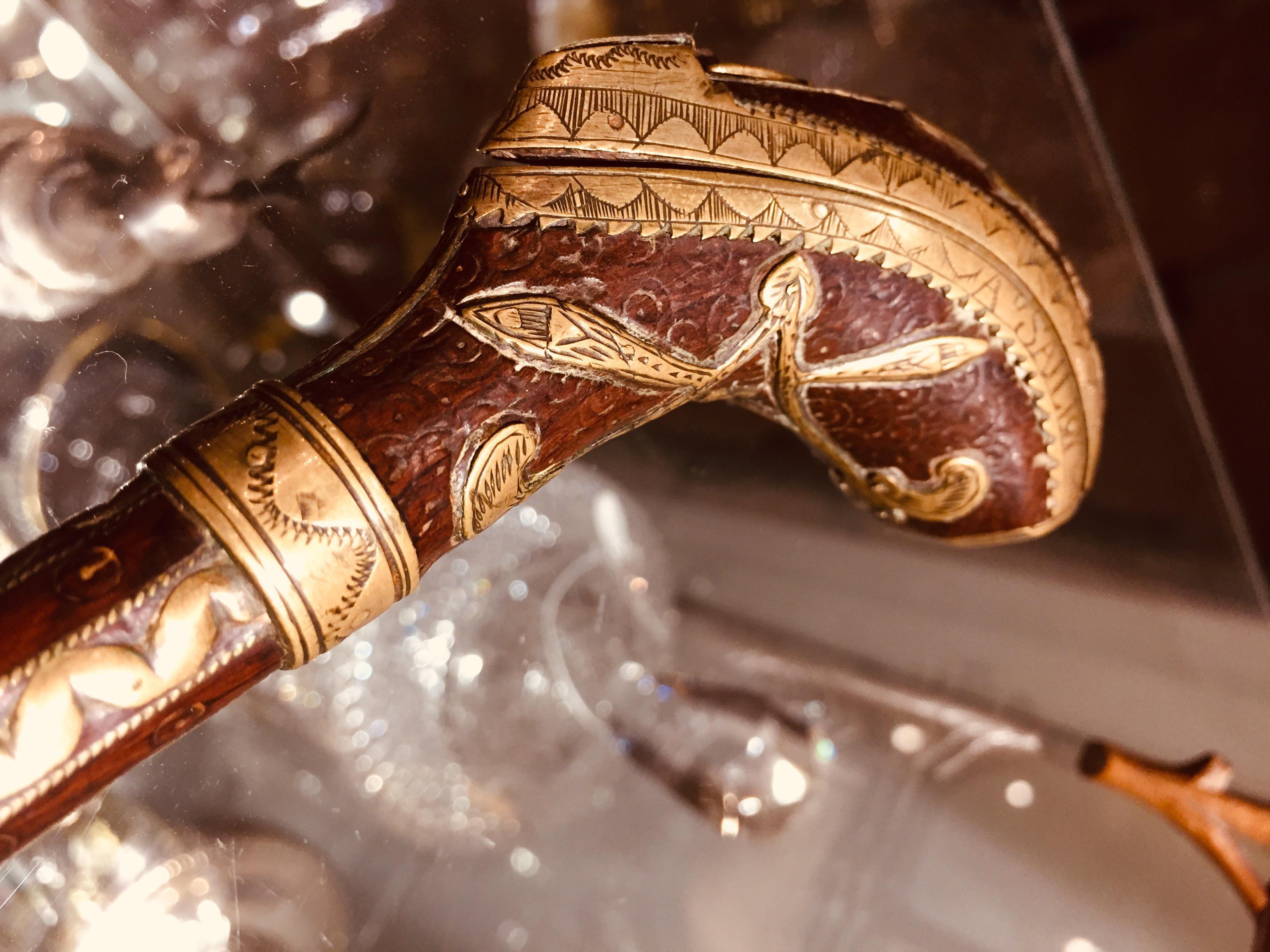 18th Century Dutch Fruitwood Engraved Brass Clay Pipe Case Sabot Shaped In Good Condition In Milano, MI