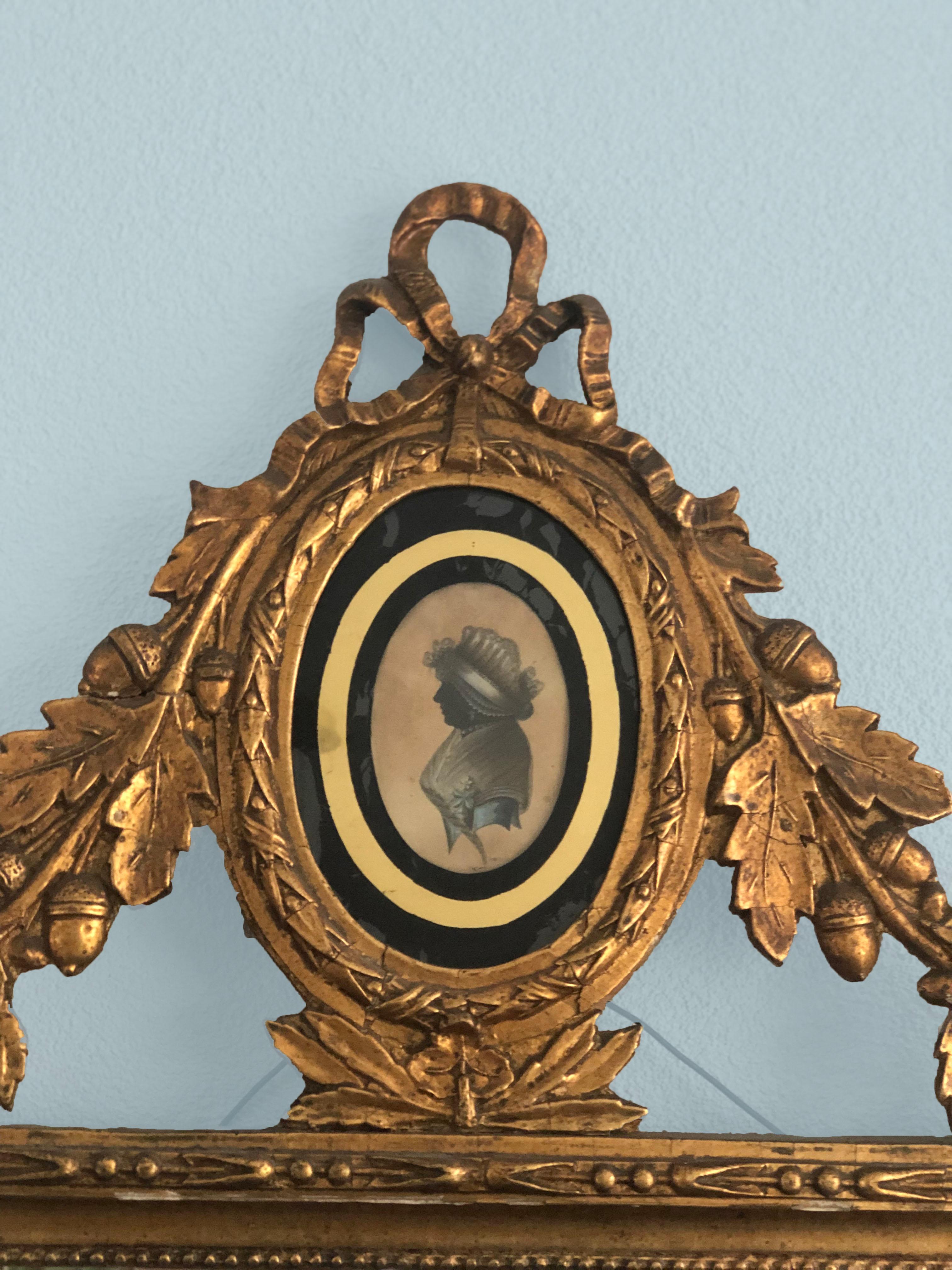 Niederländischer Louis-XVI-Spiegel aus vergoldetem Holz mit Verre-Griff aus dem 18. Jahrhundert (Verre églomisé) im Angebot
