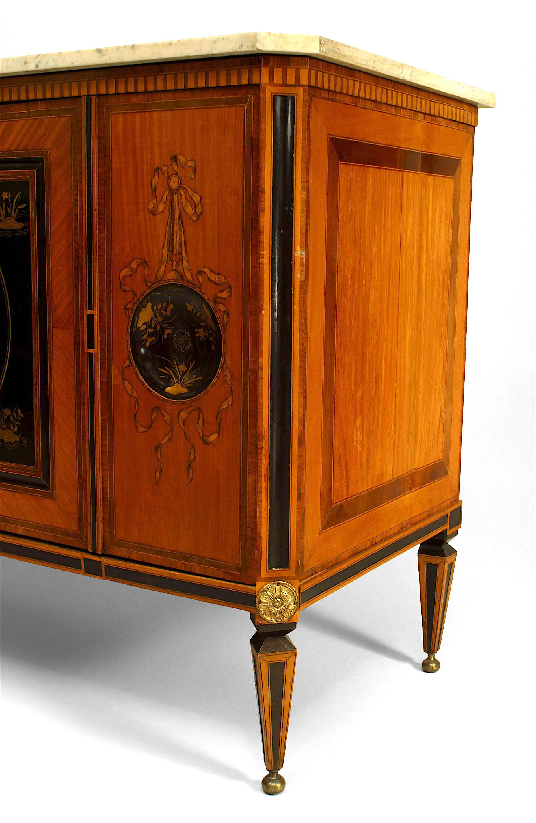 18th Century Dutch Inlaid Satinwood Commode In Good Condition In New York, NY