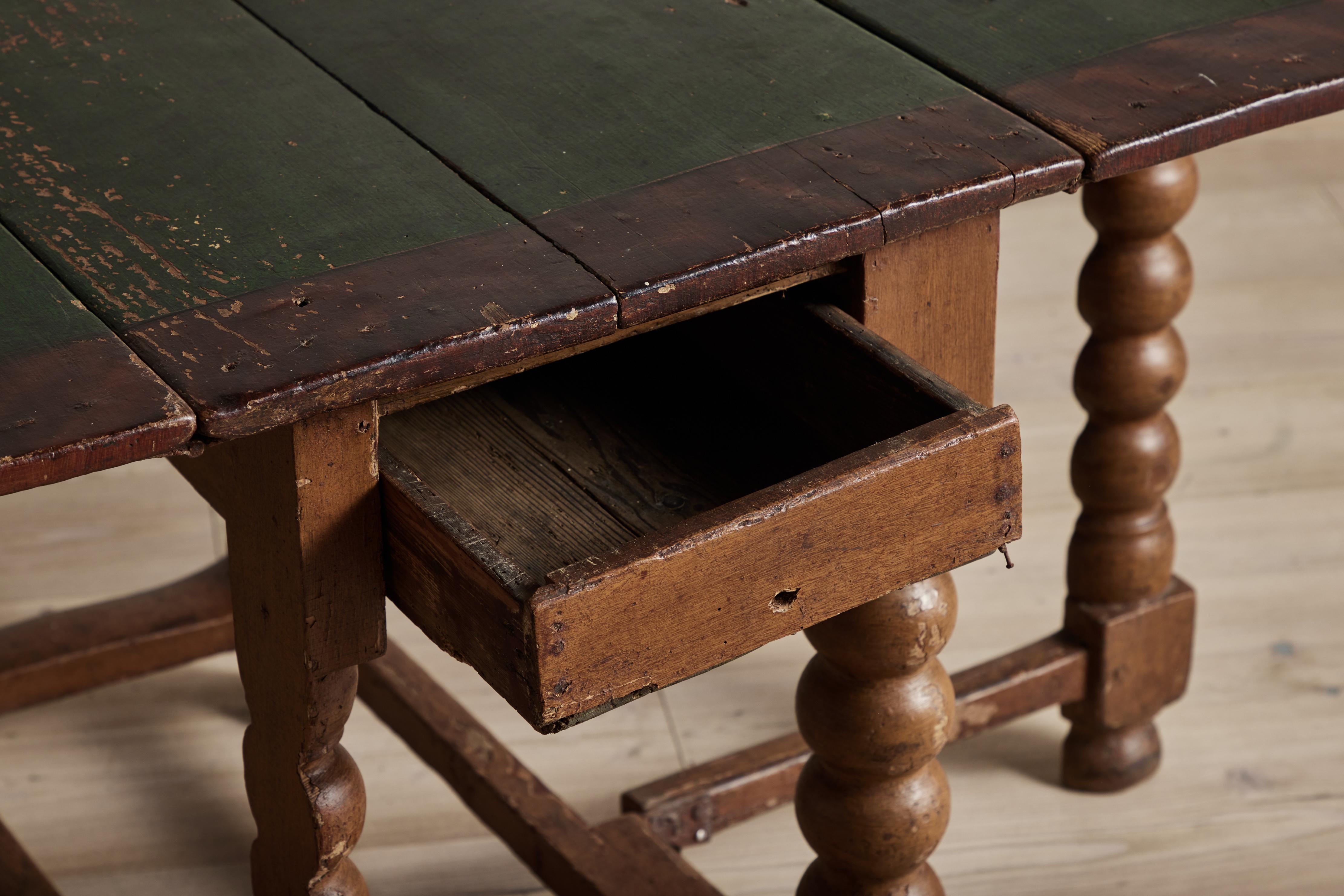 Bois Table à pattes hollandaise du 18e siècle  en vente