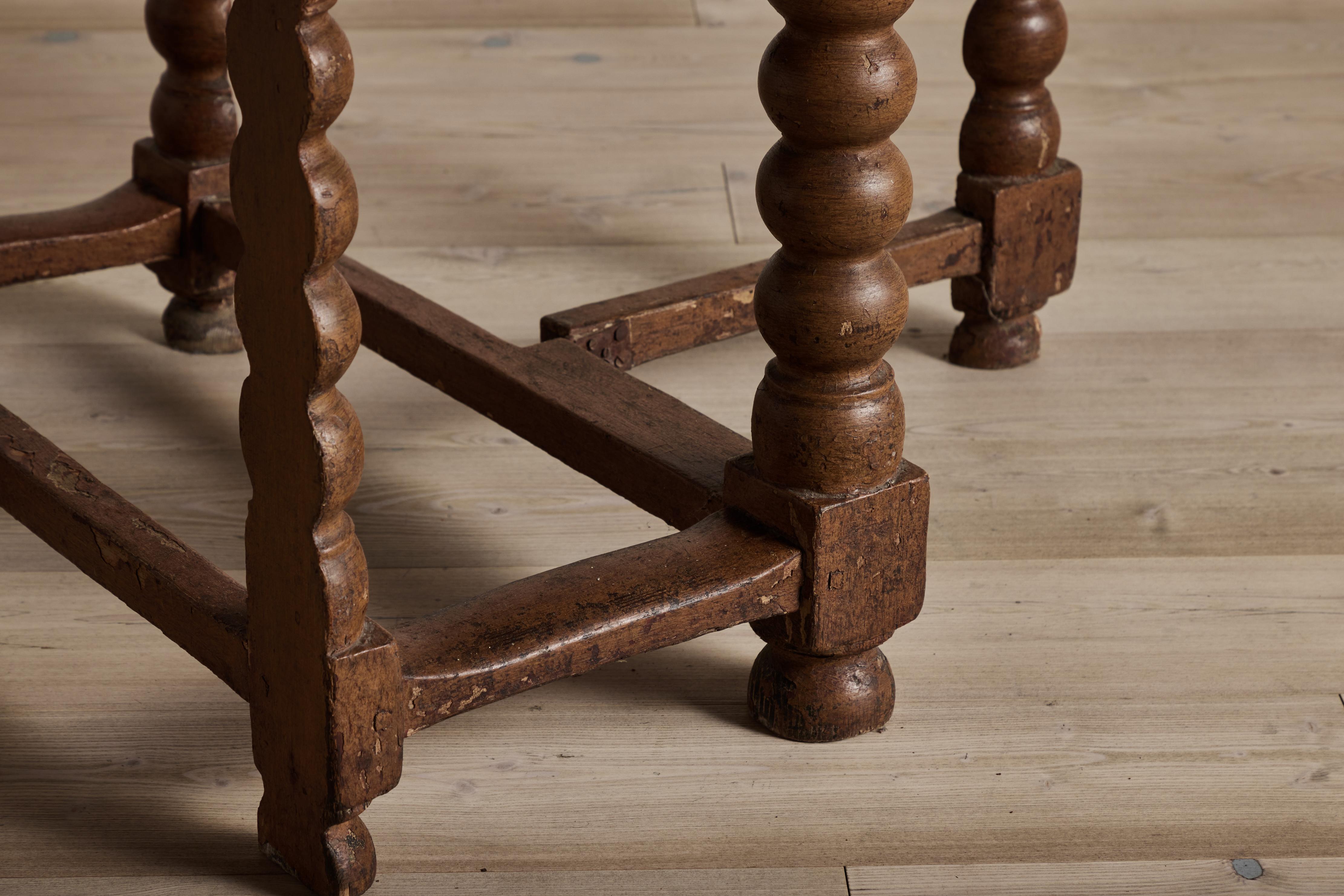 18th century Dutch Leg Gate Table  For Sale 3