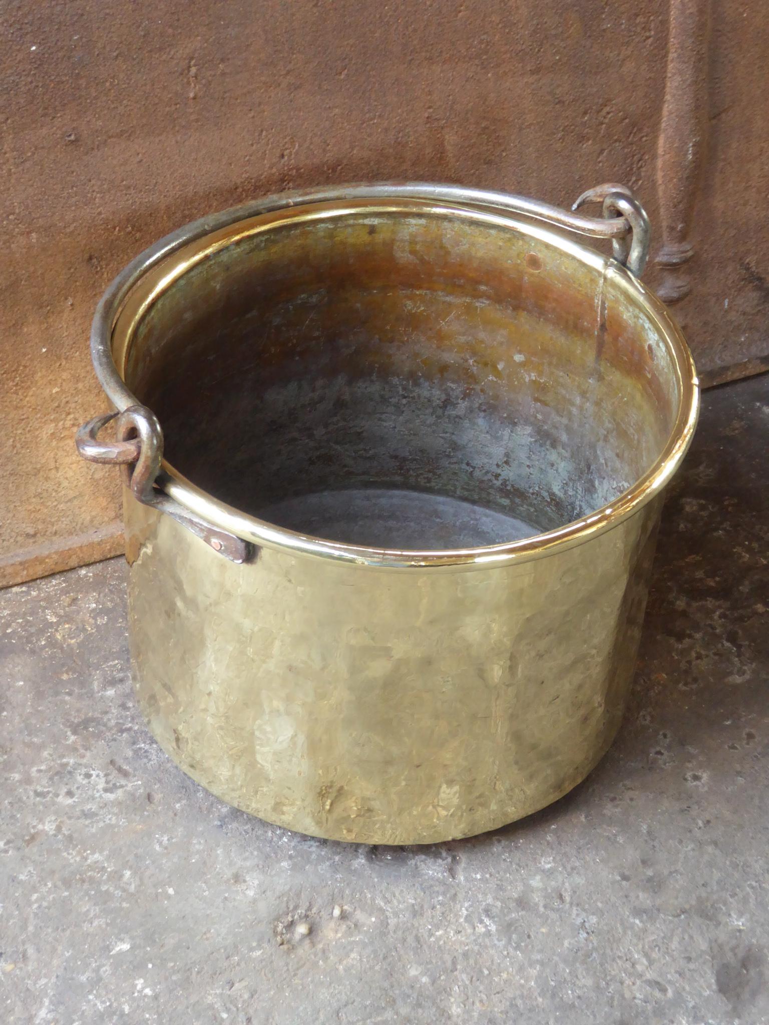 18th Century Dutch Log Basket or Log Holder In Good Condition In Amerongen, NL