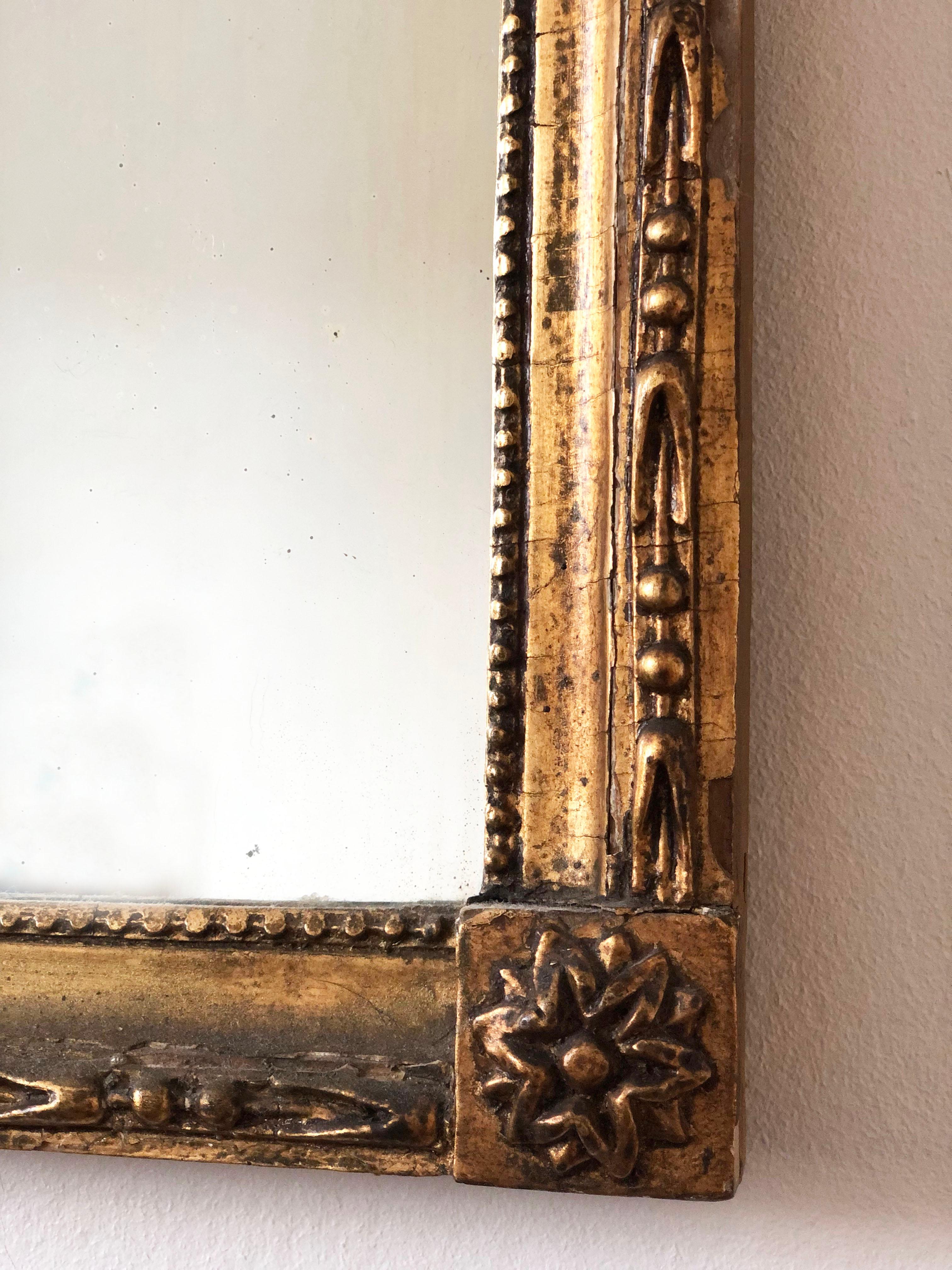 Verre mercuré Miroir sculpté en bois doré de style Louis XVI hollandais du XVIIIe siècle avec Verre églomisé en vente