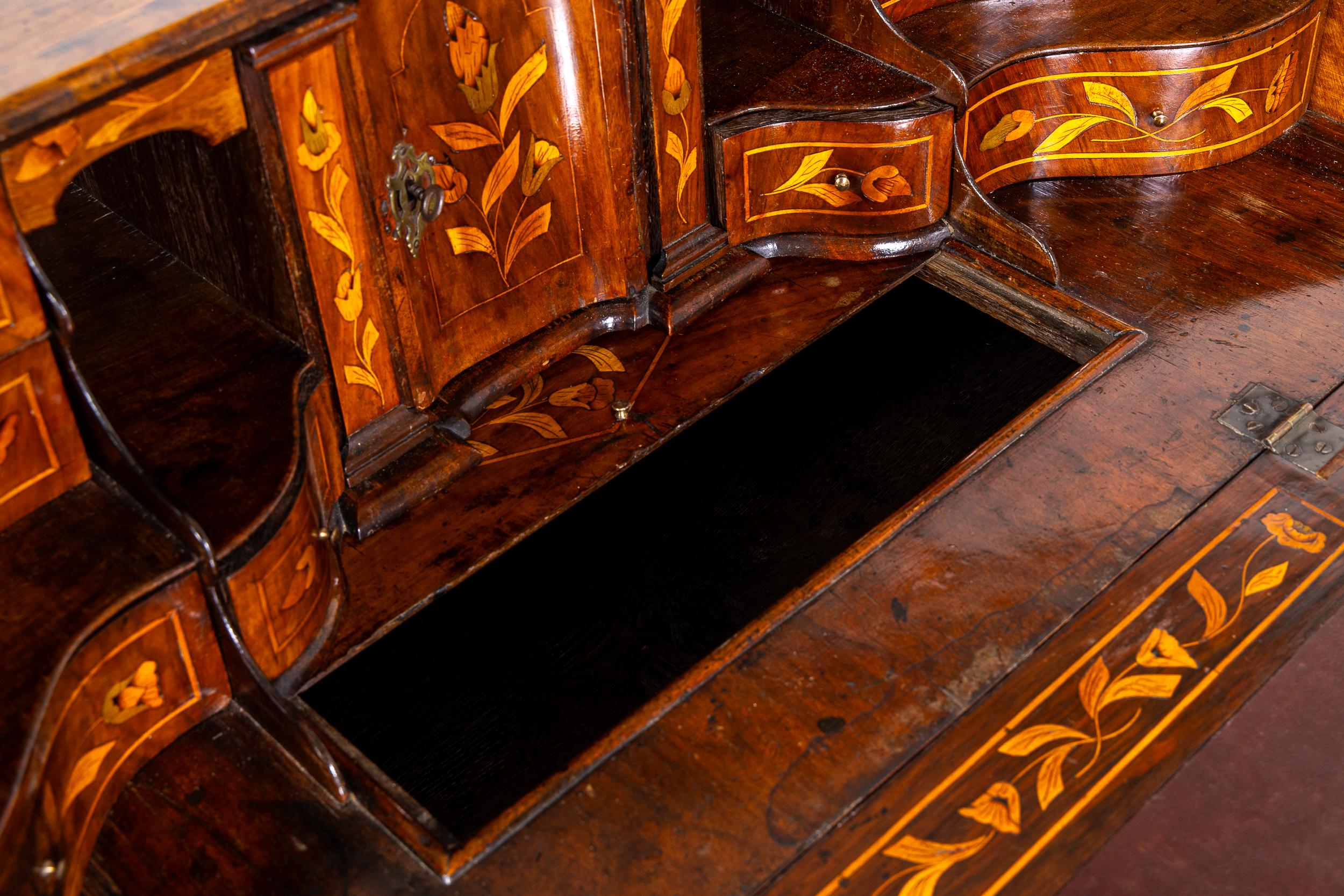 18th Century Dutch Marquetry Bureau For Sale 5