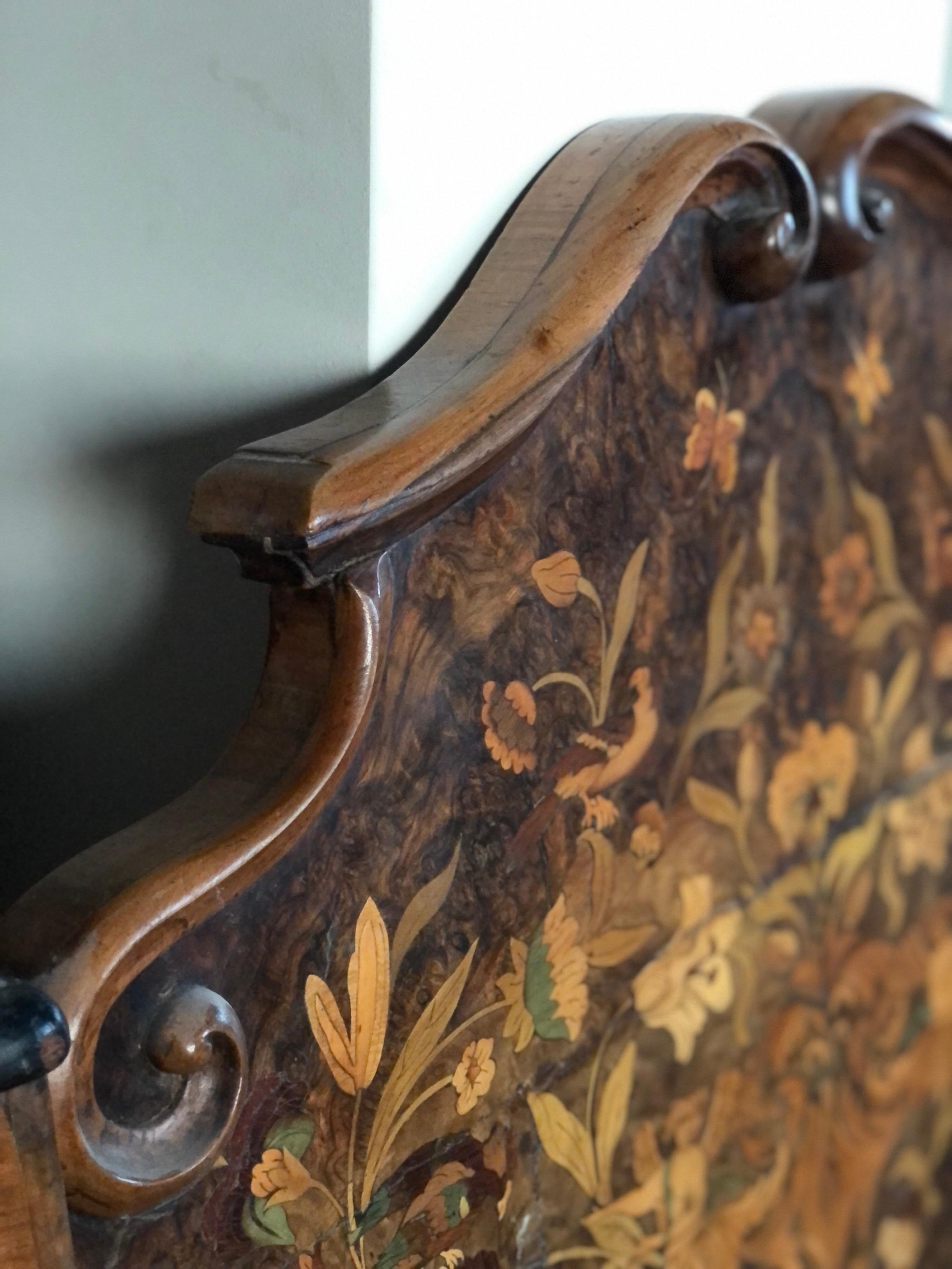 18. Jahrhundert Niederländisch Intarsien Mahagoni Einzelbettgestell mit bunten Intarsien im Angebot 4
