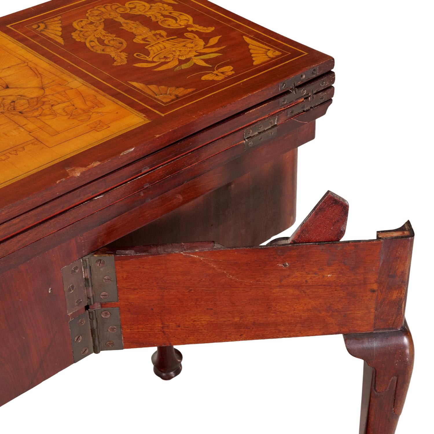 Néerlandais Table à jeux mécanique hollandaise du 18e siècle à trois plateaux en vente