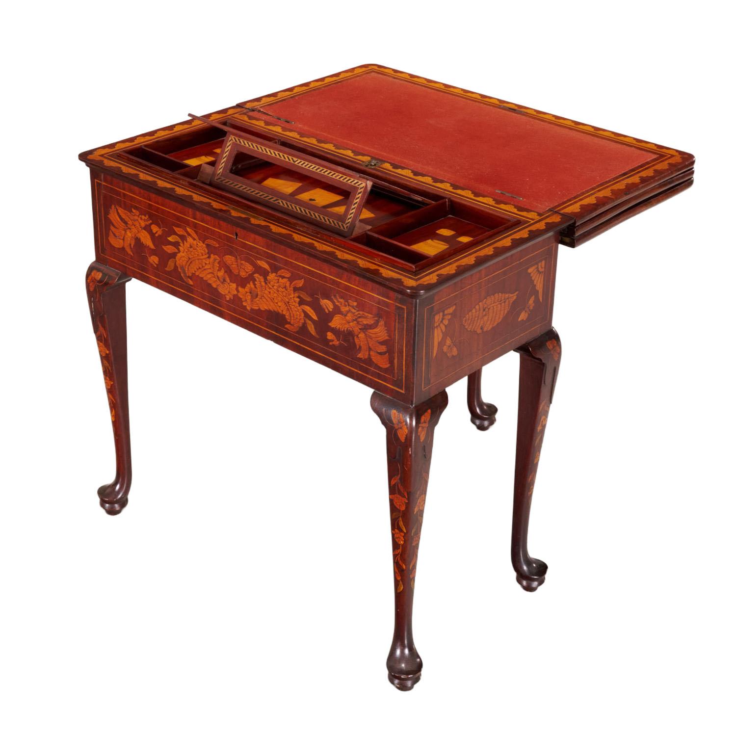 XVIIIe siècle Table à jeux mécanique hollandaise du 18e siècle à trois plateaux en vente