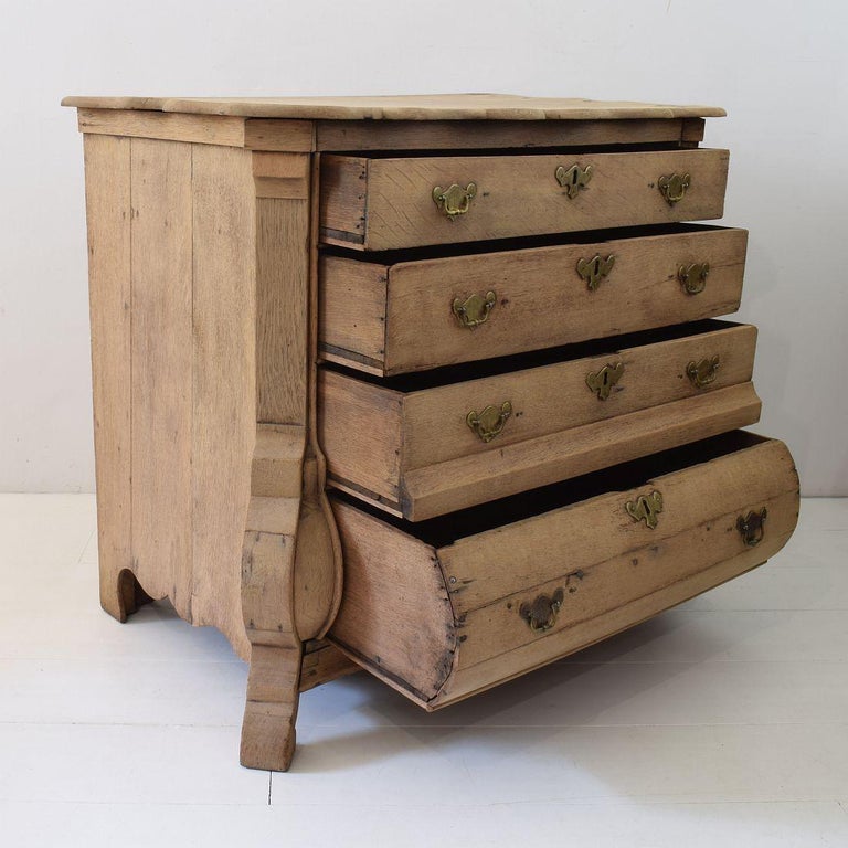 18th Century Dutch Oak Bombe Chest of Drawers For Sale at 1stdibs