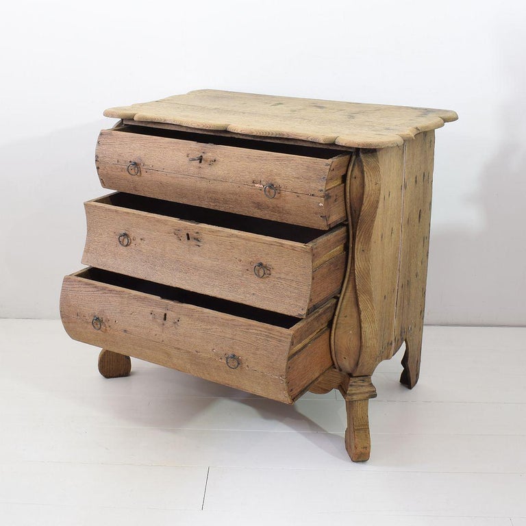 18th Century Dutch Oak Bombe Chest of Drawers For Sale at 1stdibs