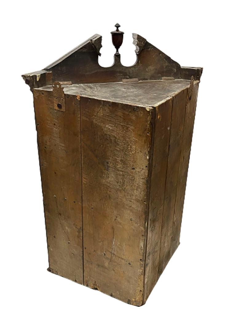18th Century Dutch Oak Hanging Corner Cabinet For Sale 4