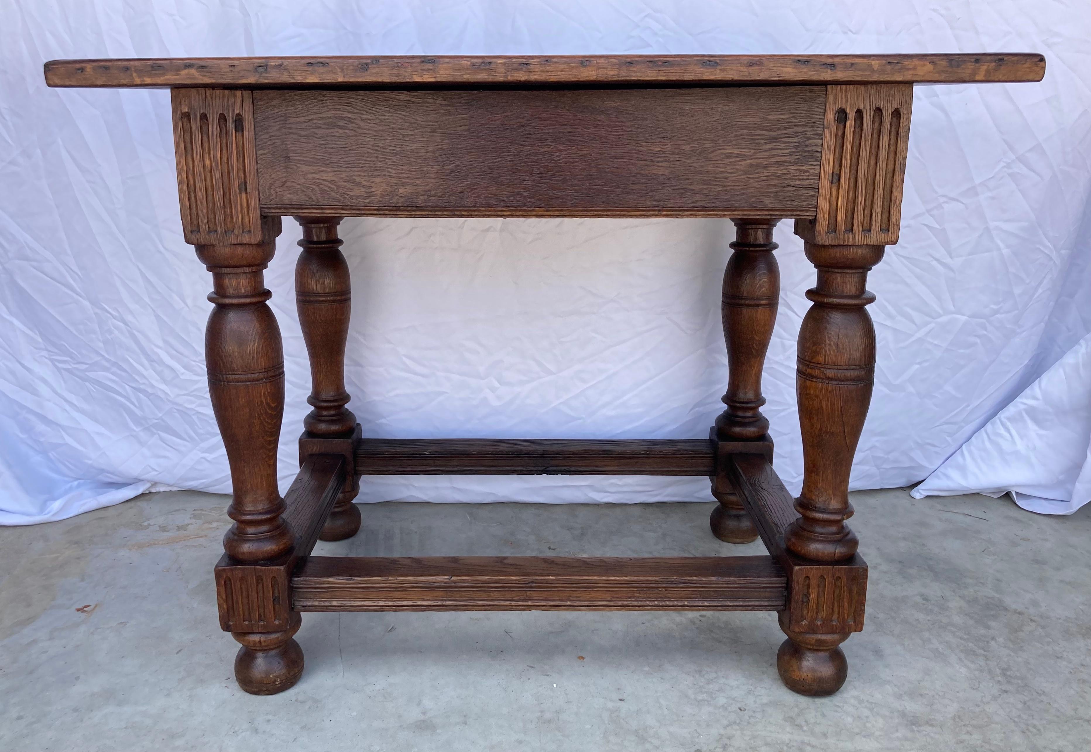 18th Century Dutch Oak Side Table In Good Condition In Carmine, TX