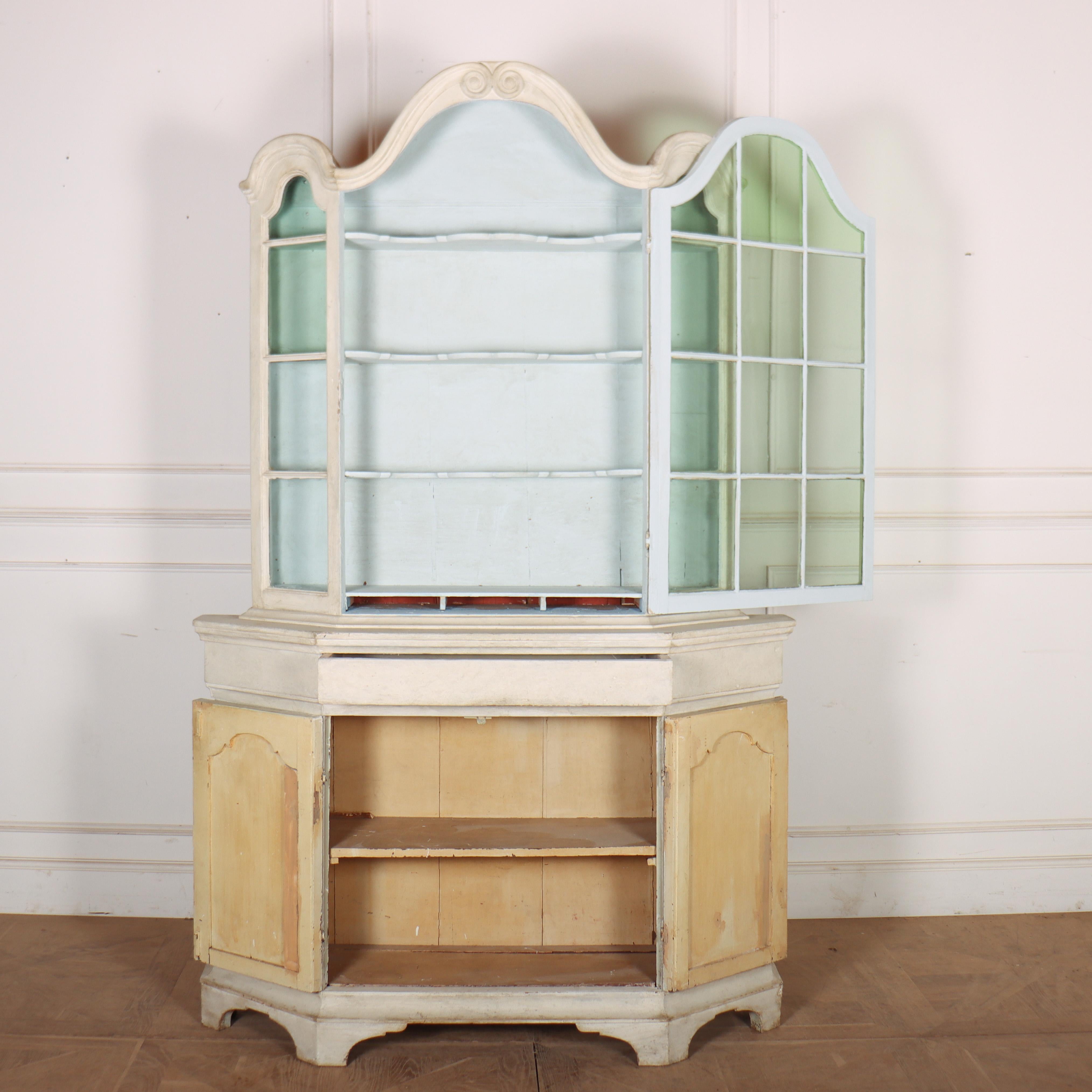 Niederländische bemalte Vitrine aus dem 18. (18. Jahrhundert und früher) im Angebot
