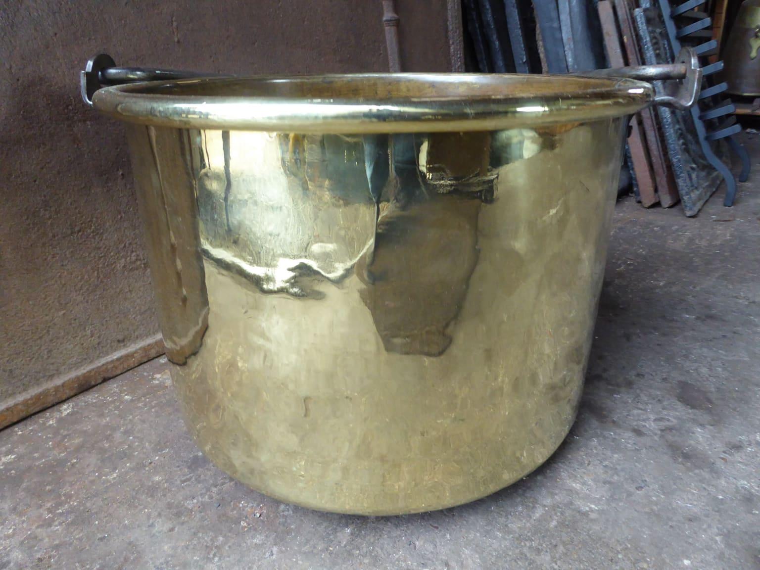 18th Century Dutch Polished Brass Firewood Basket Louis XV Period For Sale 5