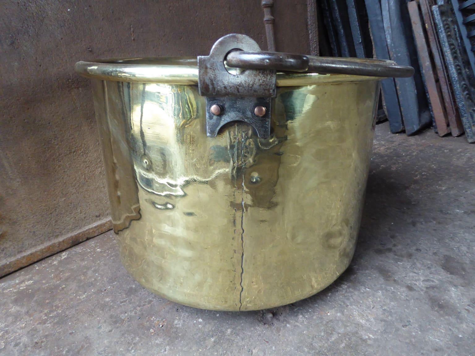 18th Century Dutch Polished Brass Firewood Basket Louis XV Period For Sale 6