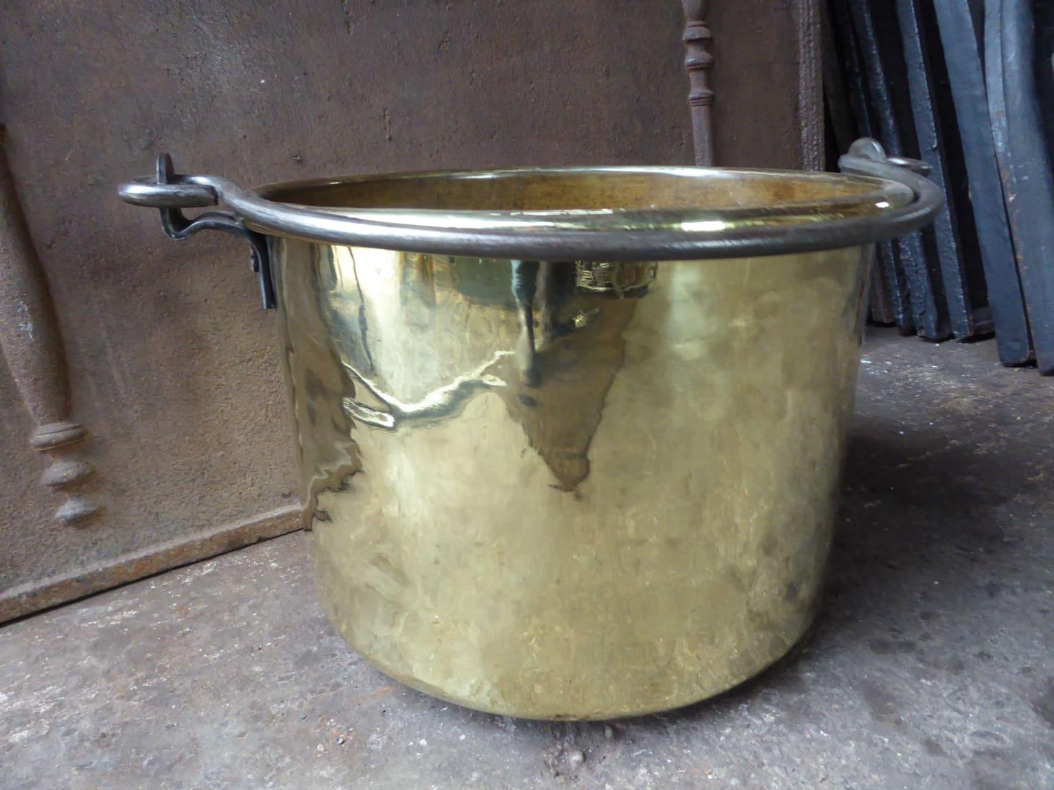 18th Century Dutch Polished Brass Firewood Basket Louis XV Period For Sale 7