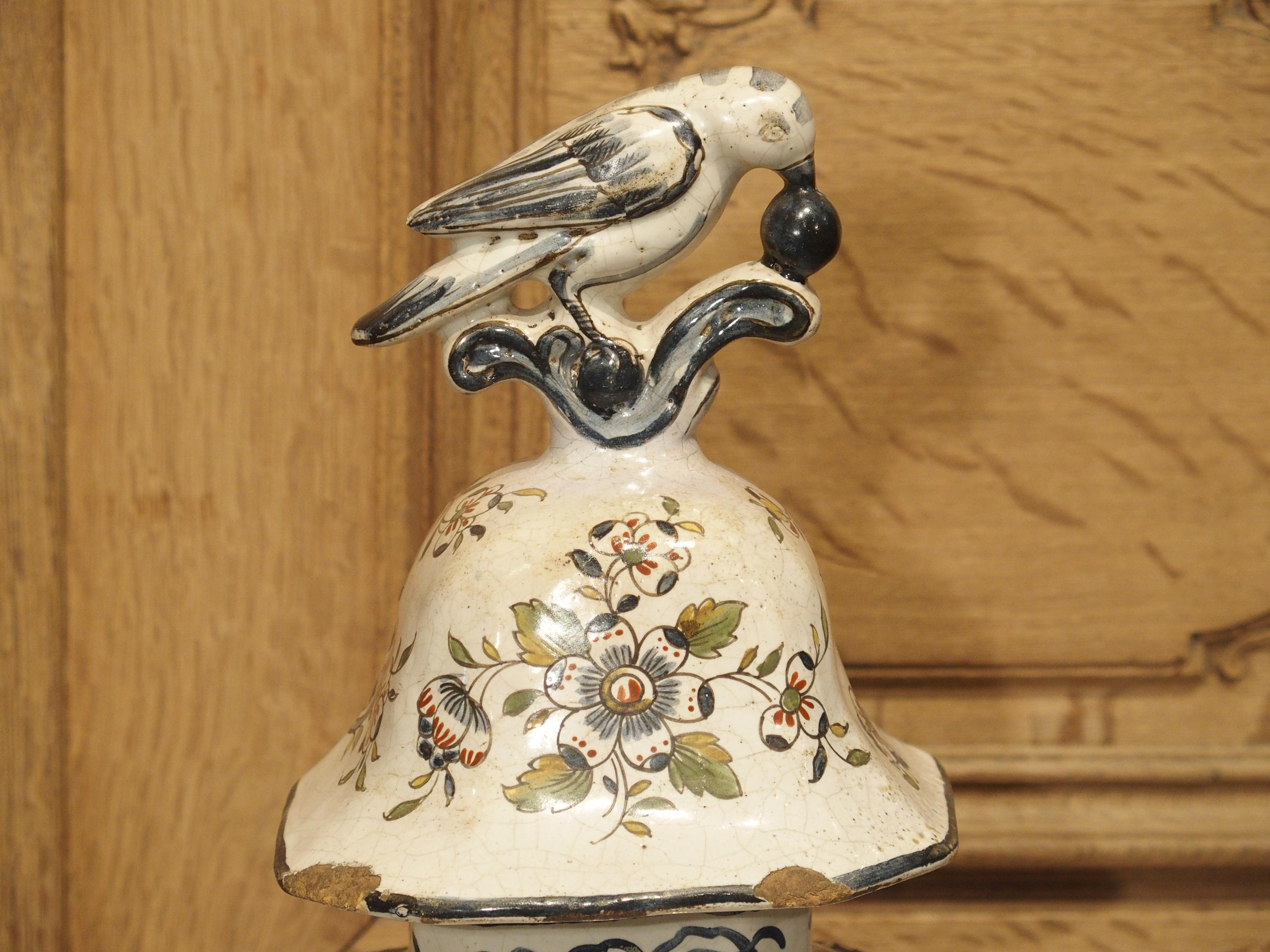 Vase en forme de balustre en faïence de Delft polychrome néerlandaise du 18ème siècle en vente 7