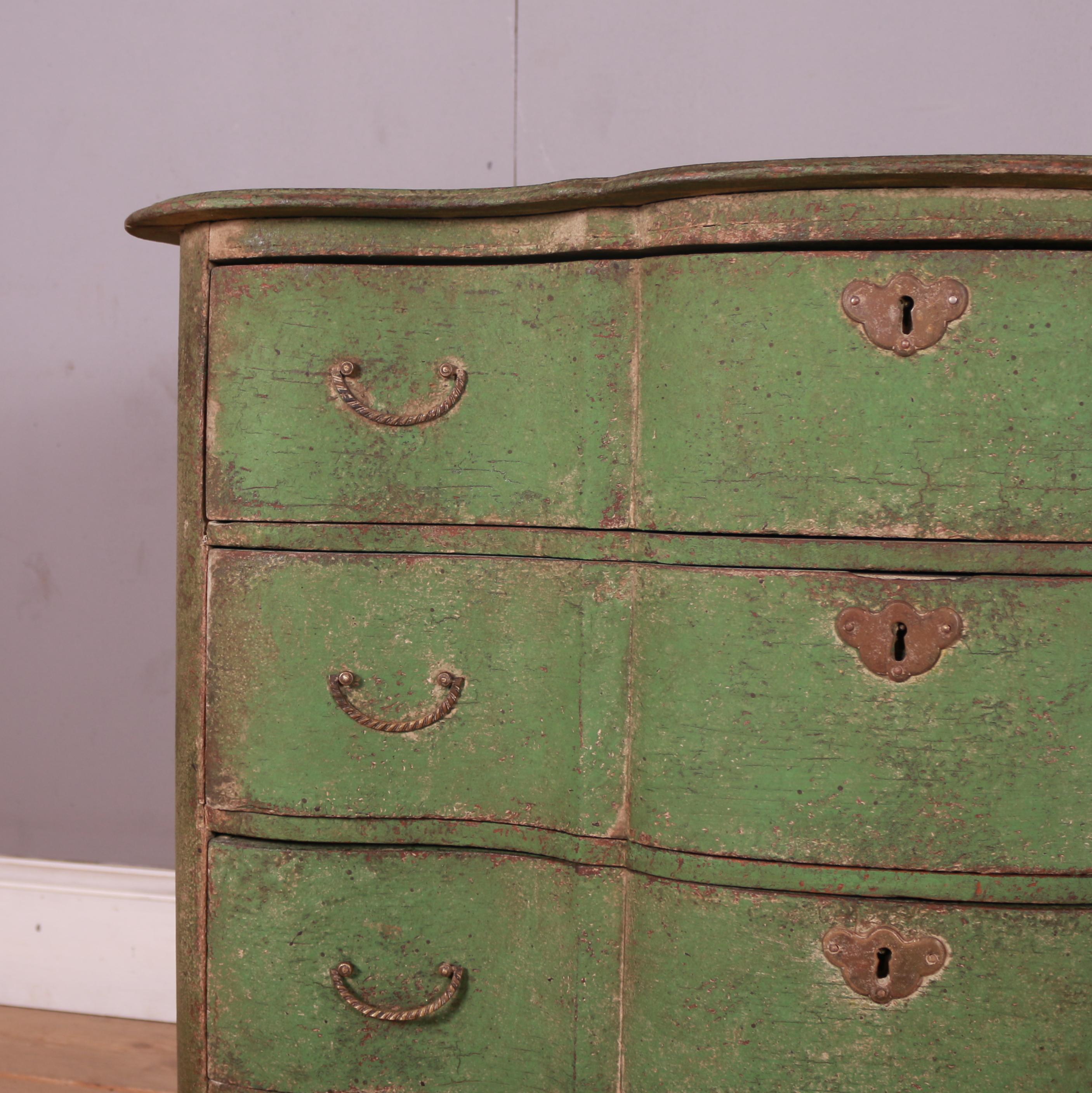 18th Century Dutch Serpentine Front Commode In Good Condition In Leamington Spa, Warwickshire