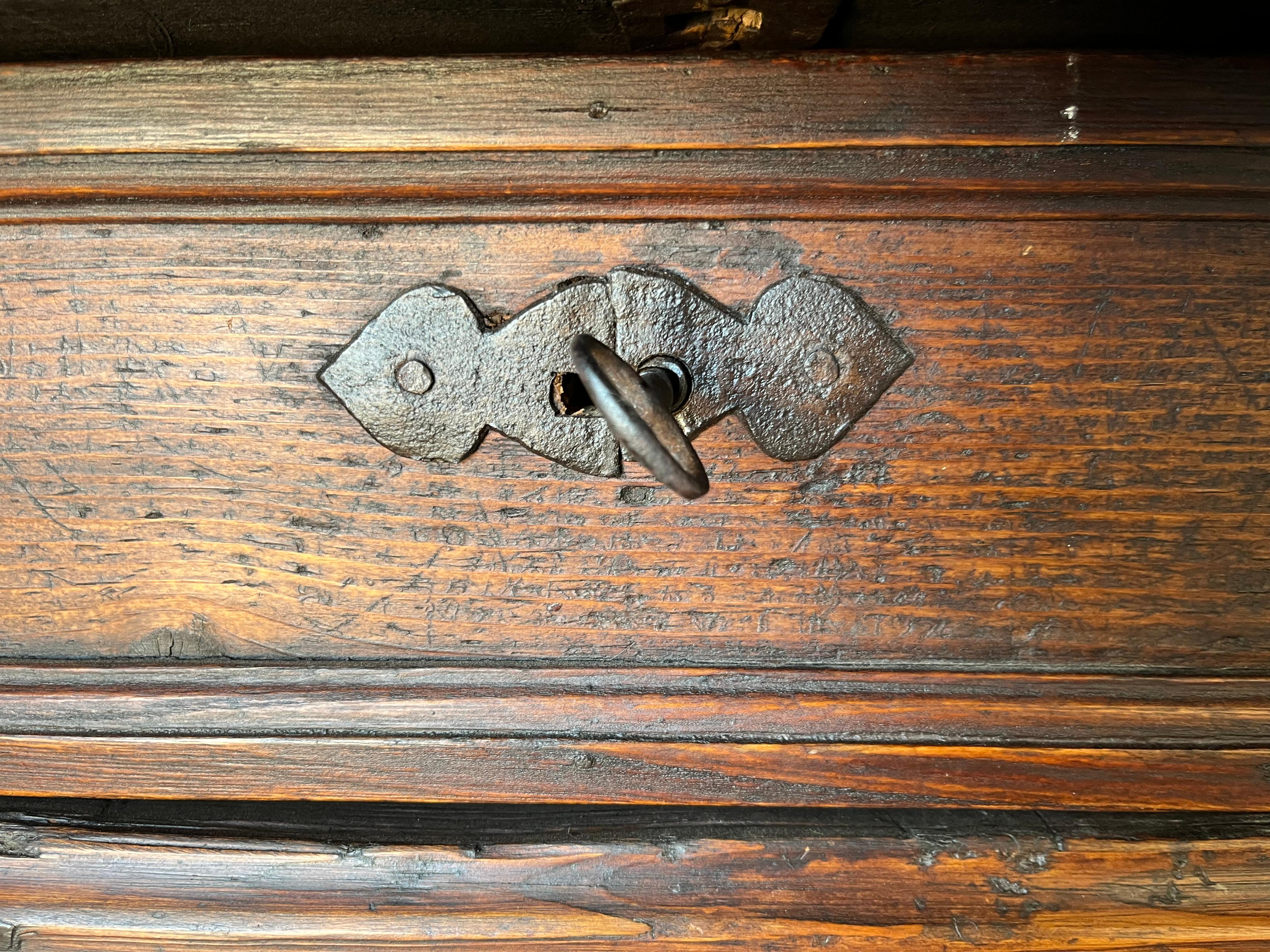 18th Century Dutch Side Table in Pine In Good Condition In Carmine, TX