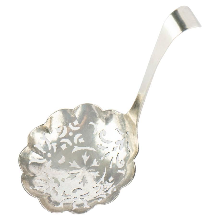 Colador de azúcar de plata holandés del siglo XVIII de Hendrik Nieuwland, Amsterdam en venta