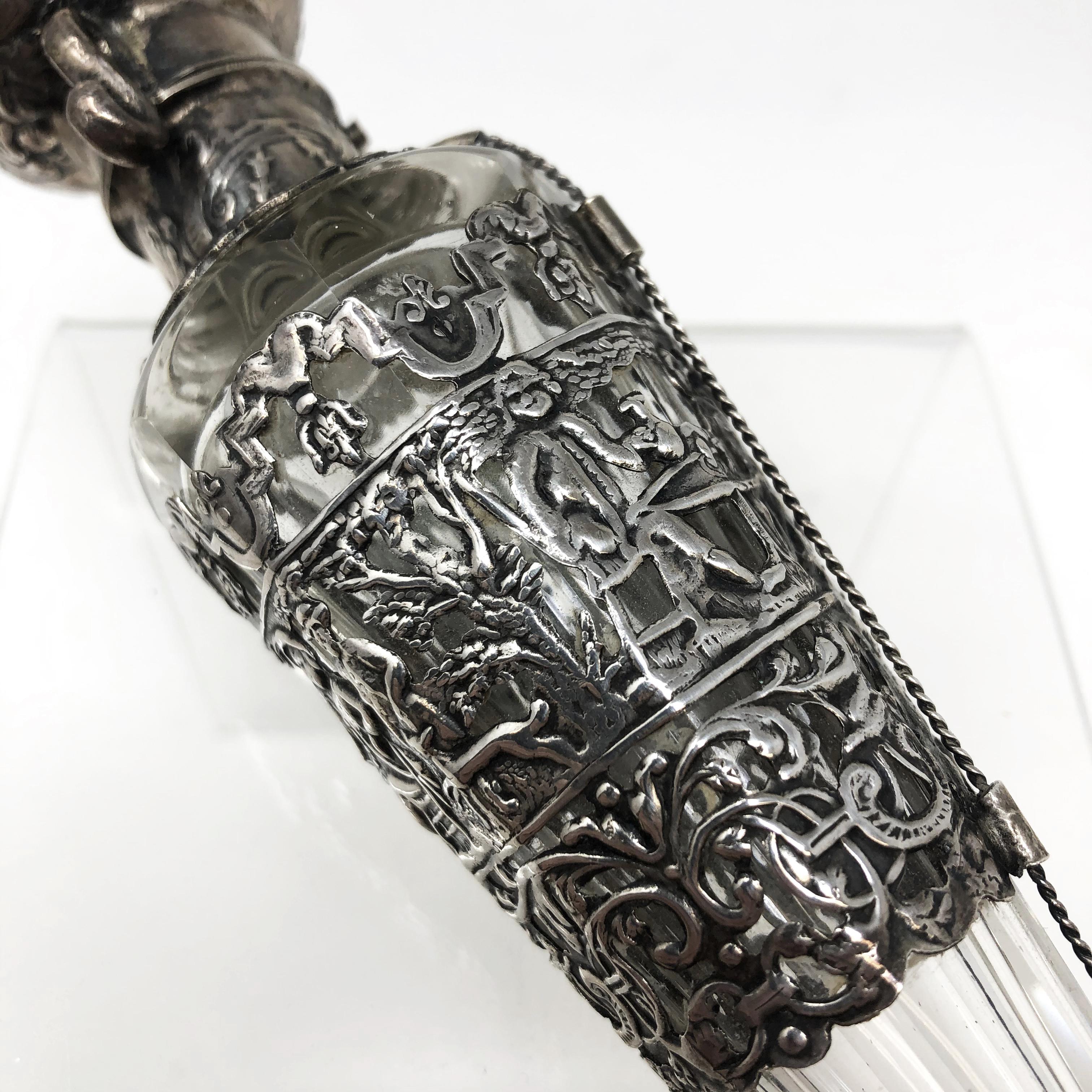 Französische Parfüm-Zylinderflasche aus Sterlingsilber und geschliffenem Kristallglas aus dem 18. Jahrhundert (Niederländisch) im Angebot