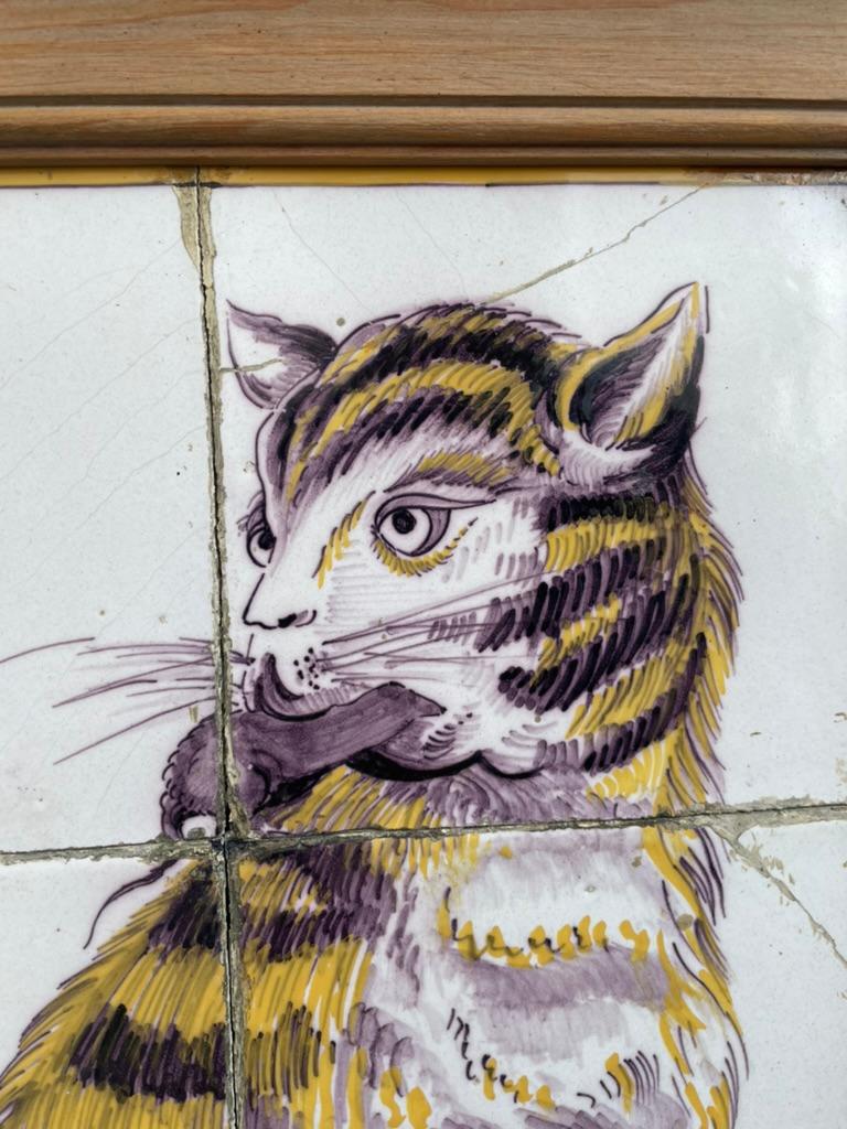 Céramique Peinture hollandaise du 18ème siècle en carreaux représentant un chat avec une souris en vente