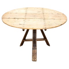 Table hollandaise à plateau basculant du 18e siècle Table hollandaise à plateau basculant du 18e siècle