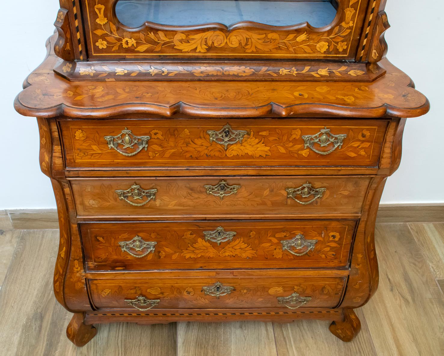 18th Century Dutch Trumeau Walnut with Maple Wood Inlays, Netherlands, 1760 For Sale 1