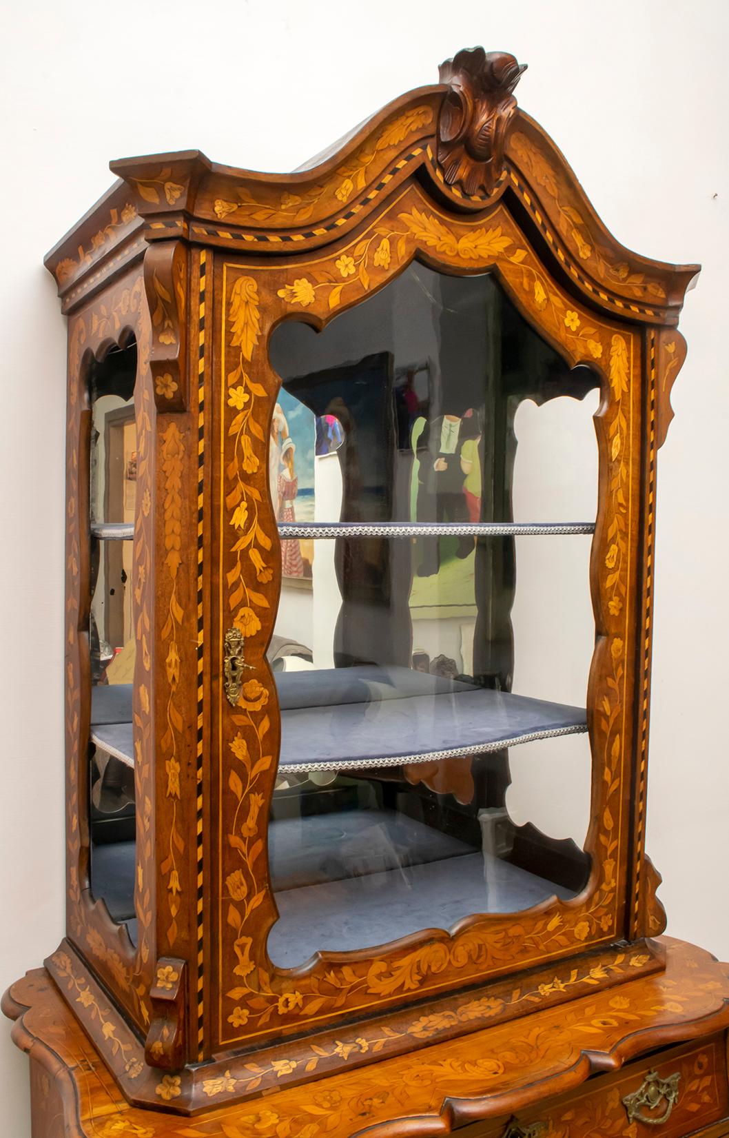 18th Century Dutch Trumeau Walnut with Maple Wood Inlays, Netherlands, 1760 For Sale 3