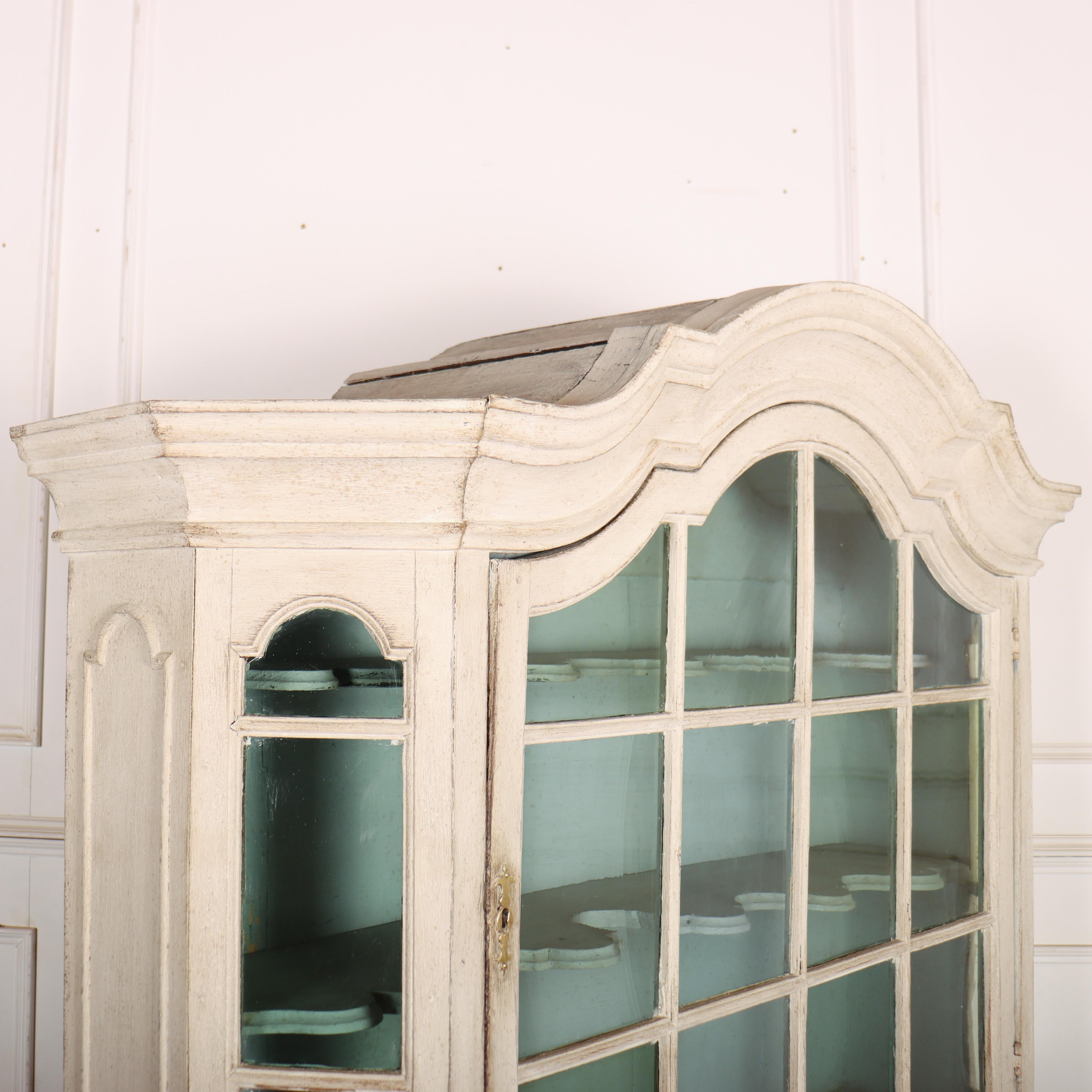 18th Century Dutch Vitrine For Sale 8