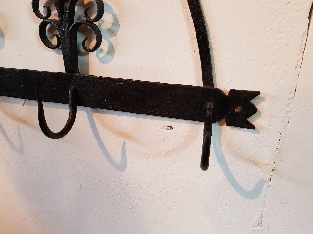 18th Century Dutch Wrought Iron Wall Rack for Fireplace Tools In Good Condition In Raalte, NL