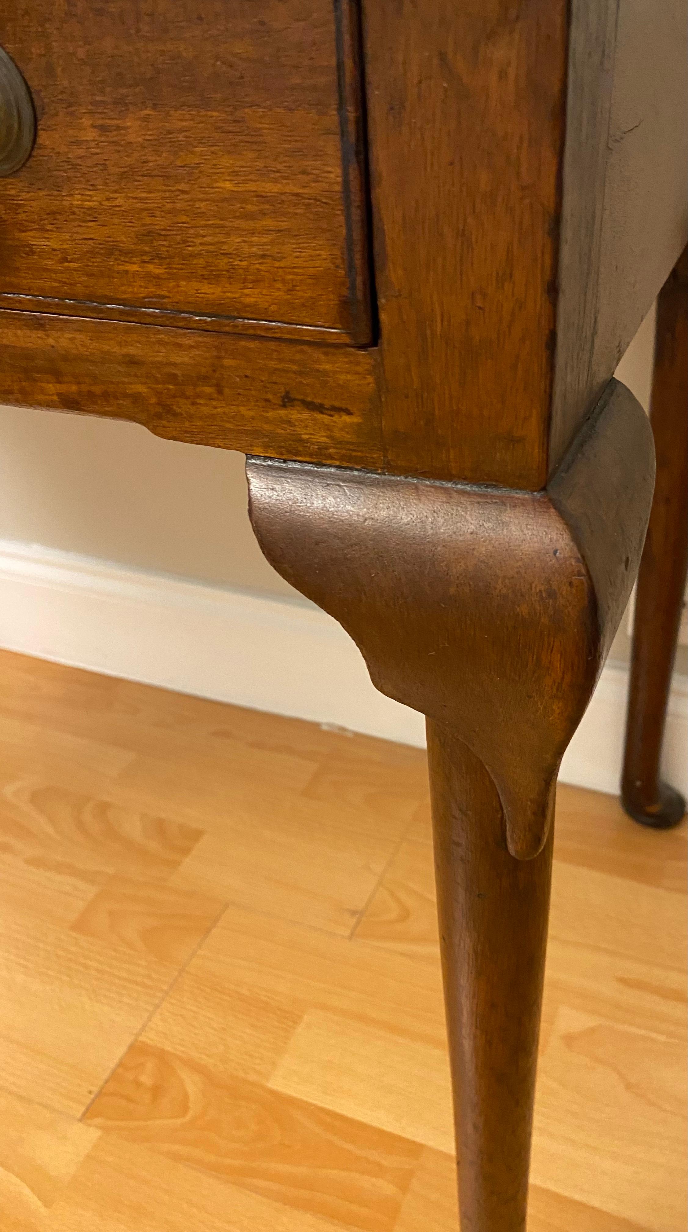 18th Century Early American Federal Period Mahogany Console or Accent Side Table For Sale 5